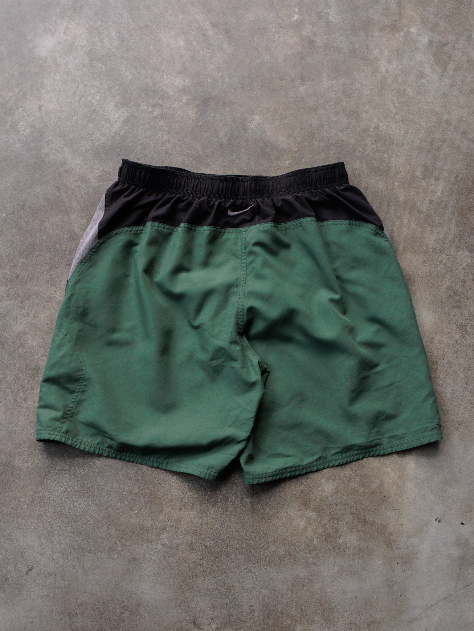 Vintage 00s Green Nike Shorts (XL)