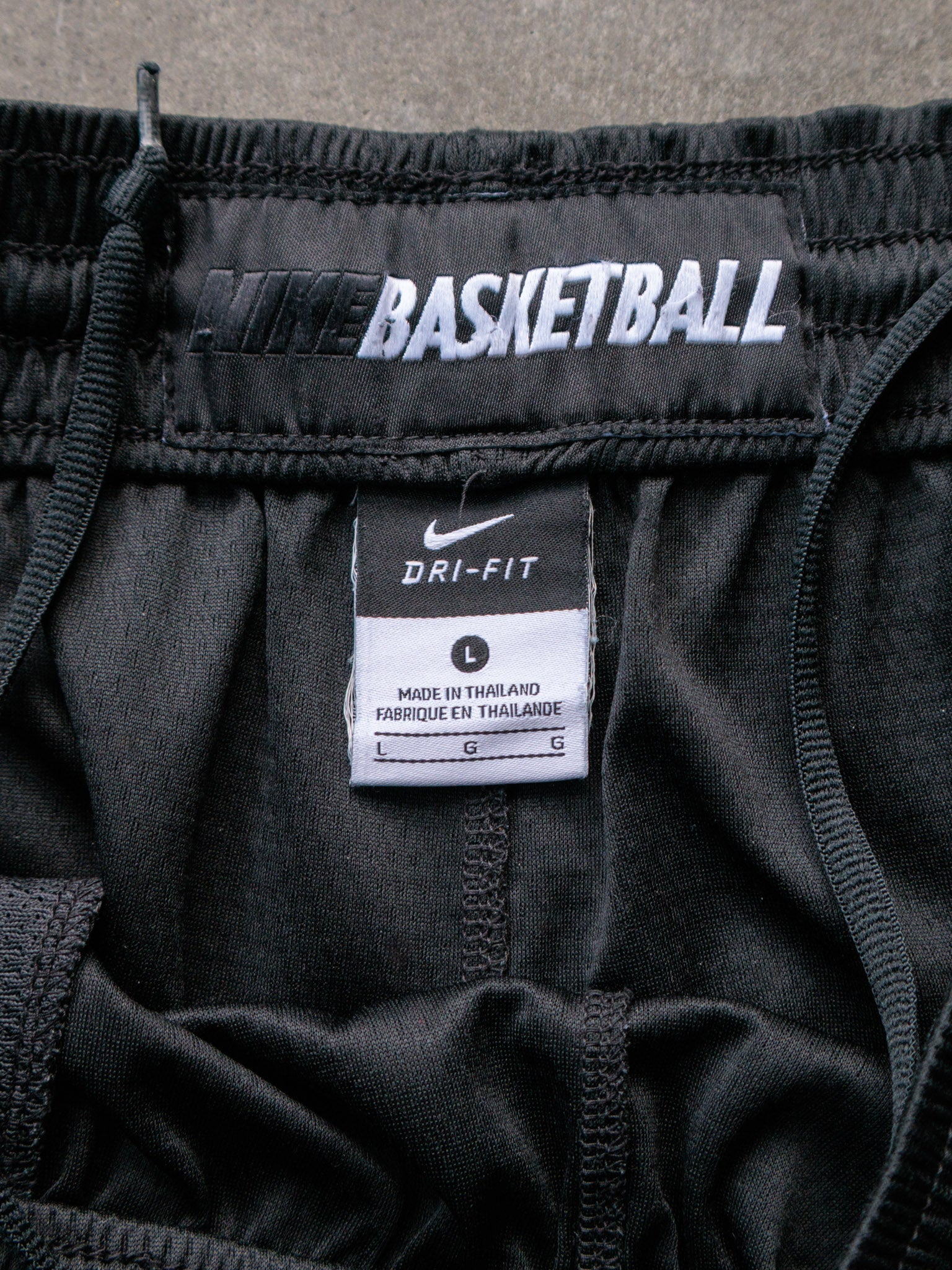 Vintage Black Nike Basketball Shorts (L)