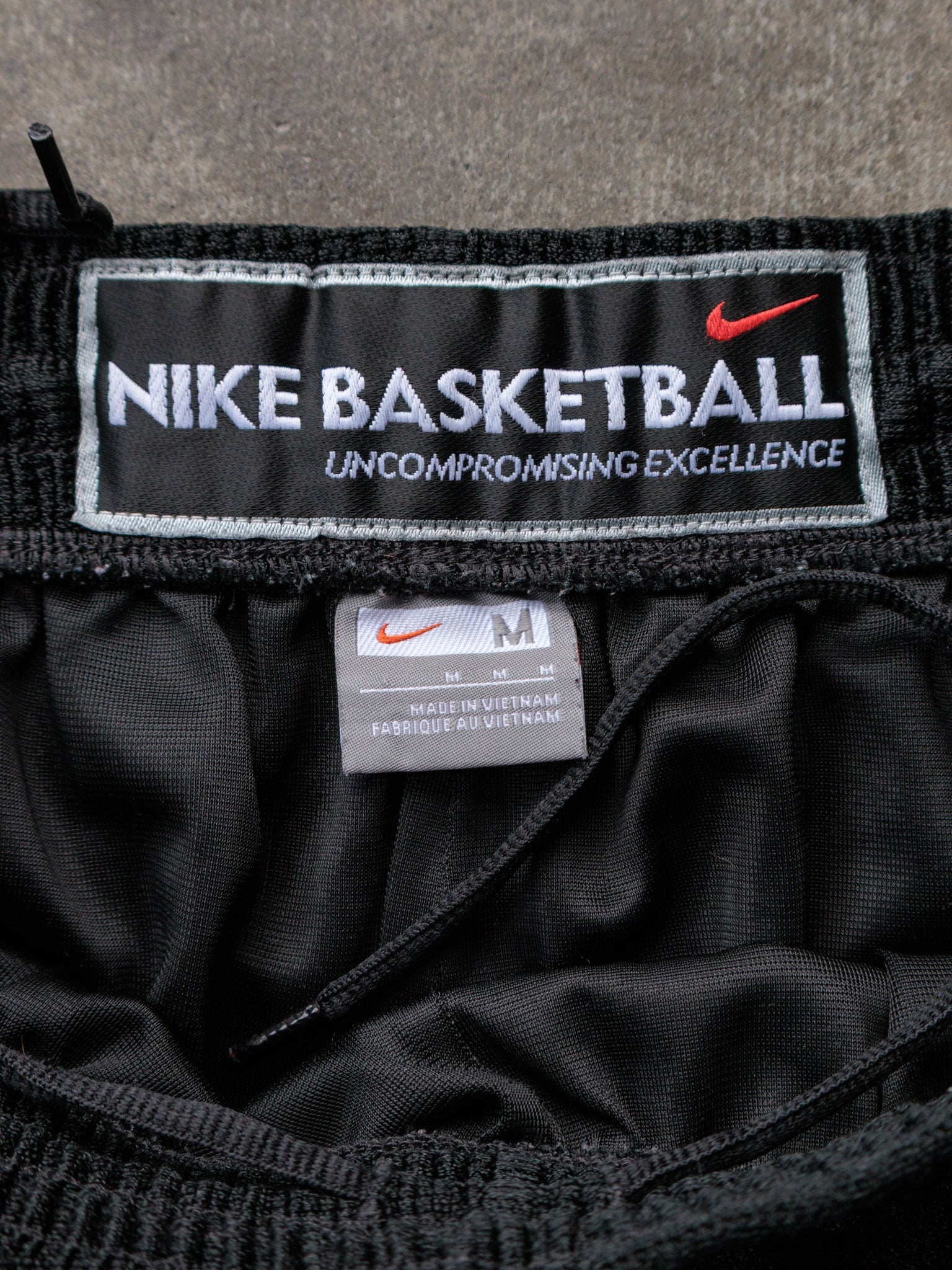 Vintage 00s Black Nike Basketball Shorts (M)