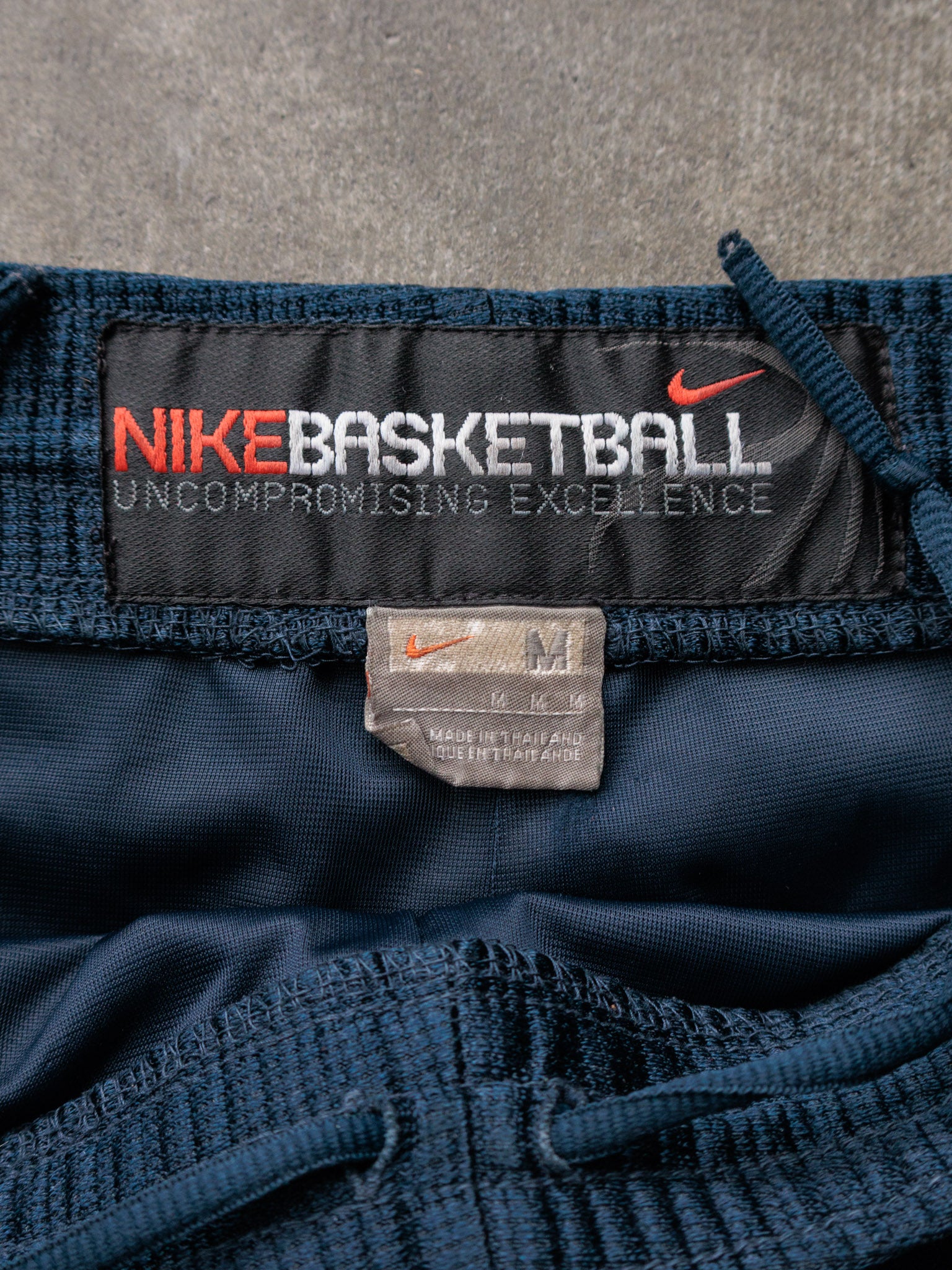 Vintage 00s Navy Nike Basketball Shorts (M)