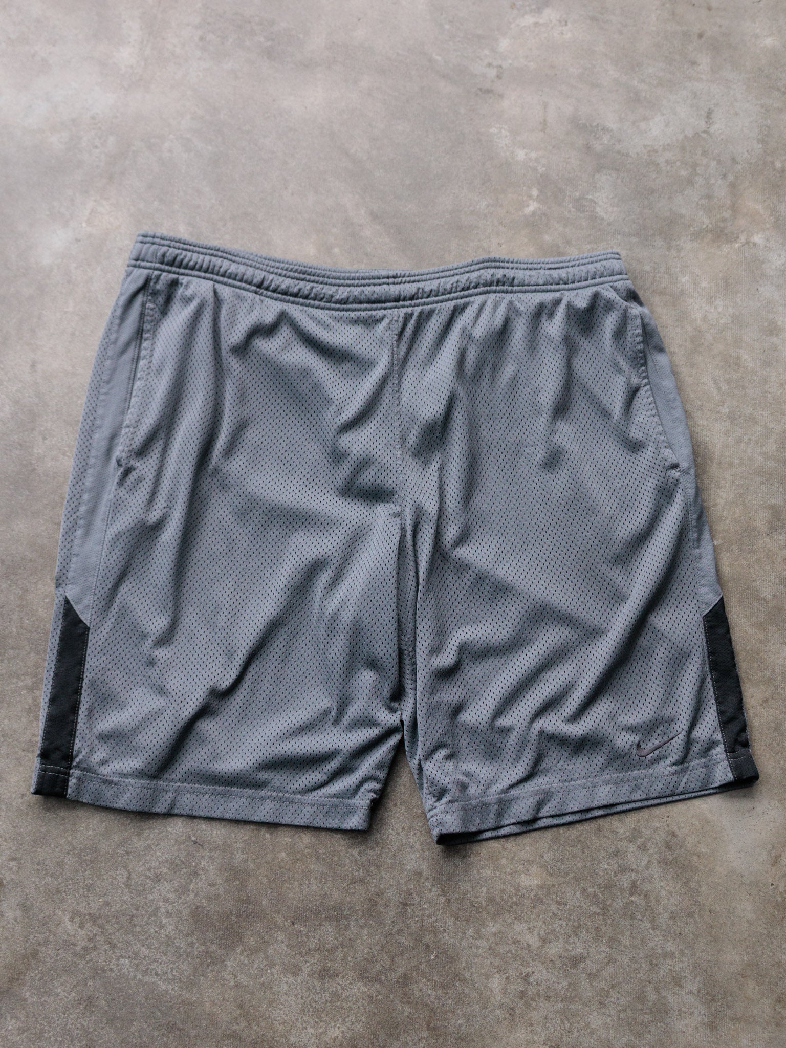 Vintage Grey Nike Mesh Shorts (L)