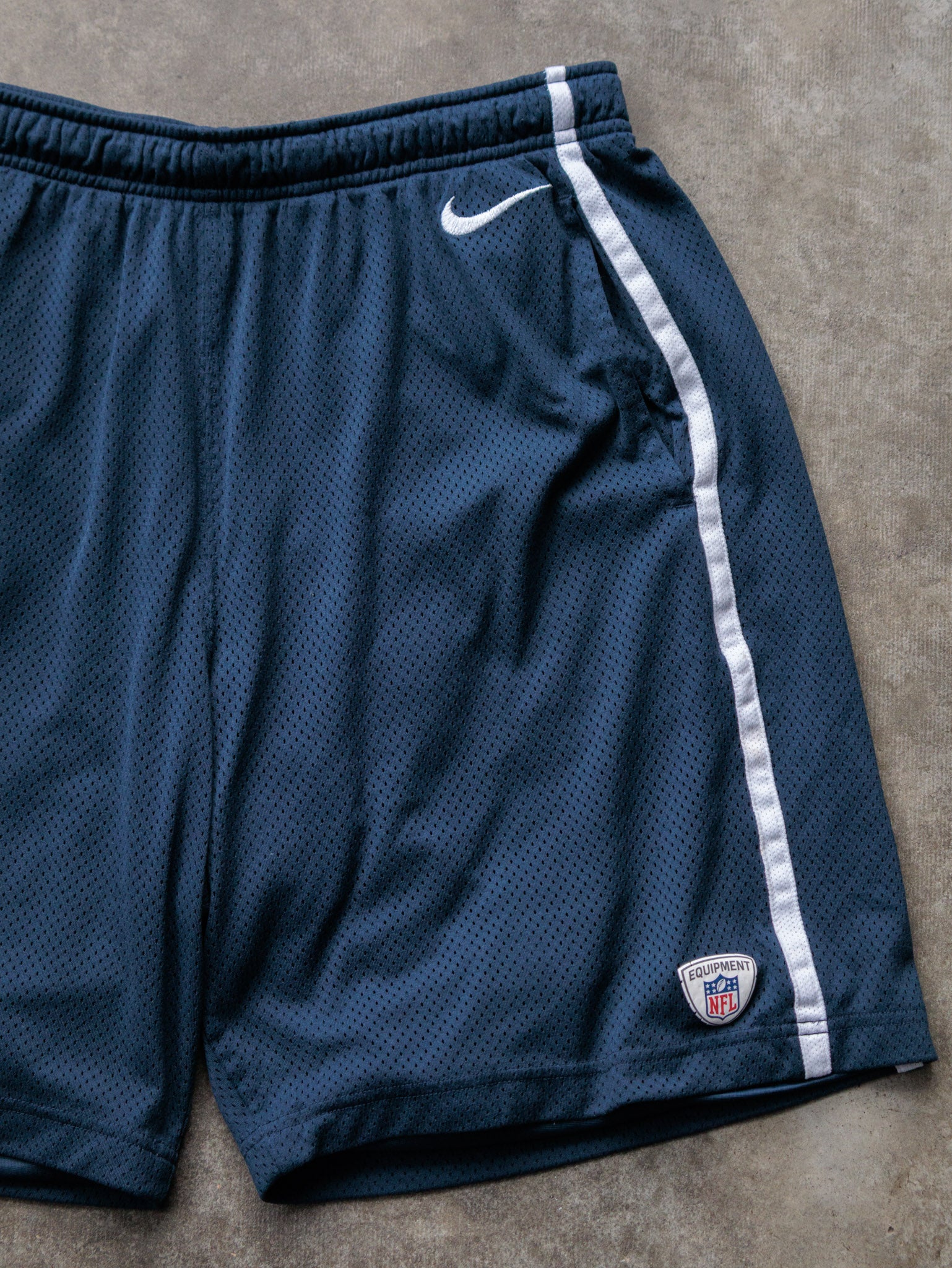 Vintage 00s Navy Nike Seattle Seahawks Mesh Shorts (L)