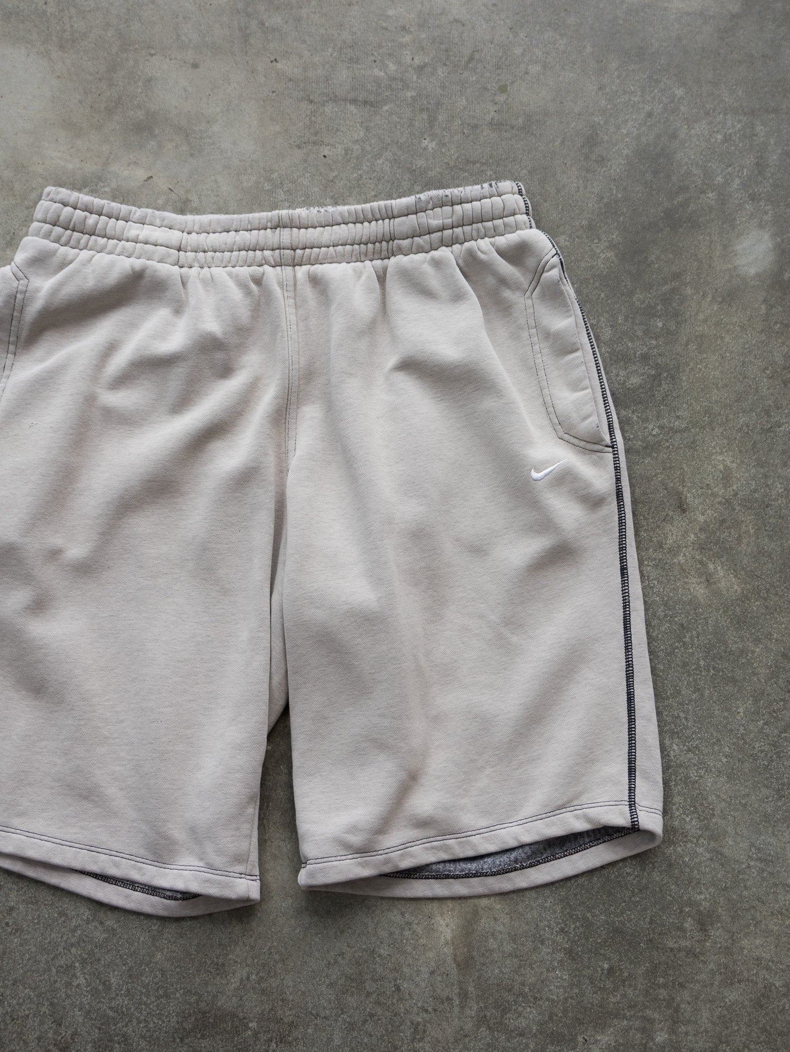 Vintage Nike Sweat Shorts (L)
