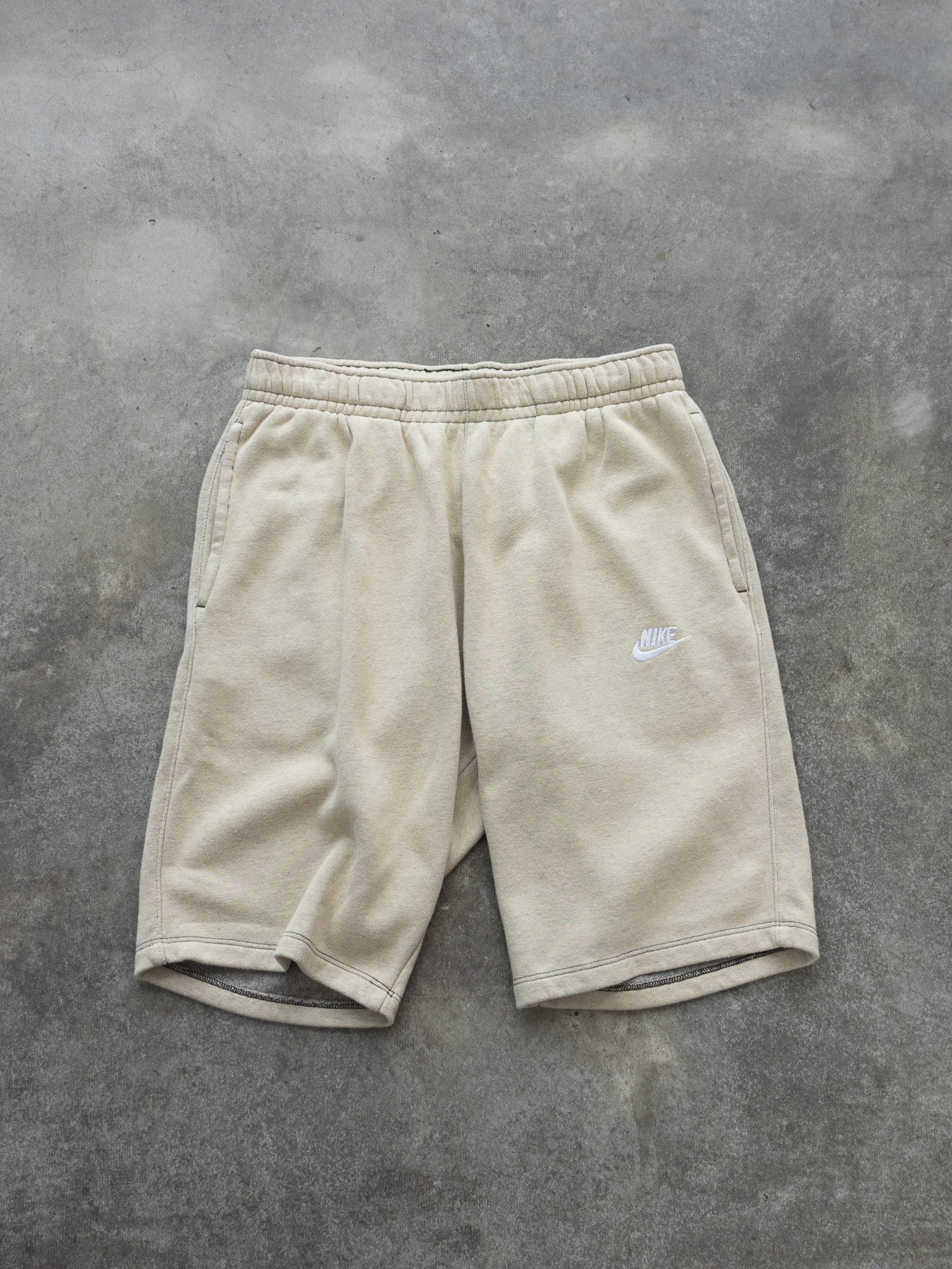 Vintage Nike Sweat Shorts (L)