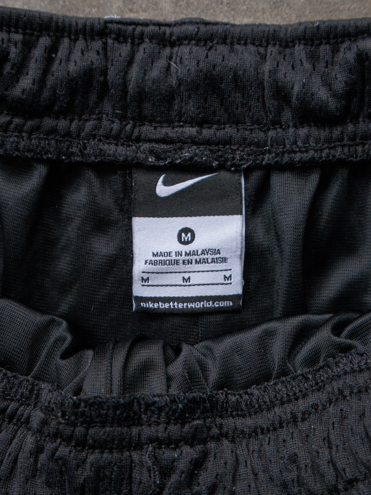 Vintage 00s Black Nike Mesh Shorts (M)