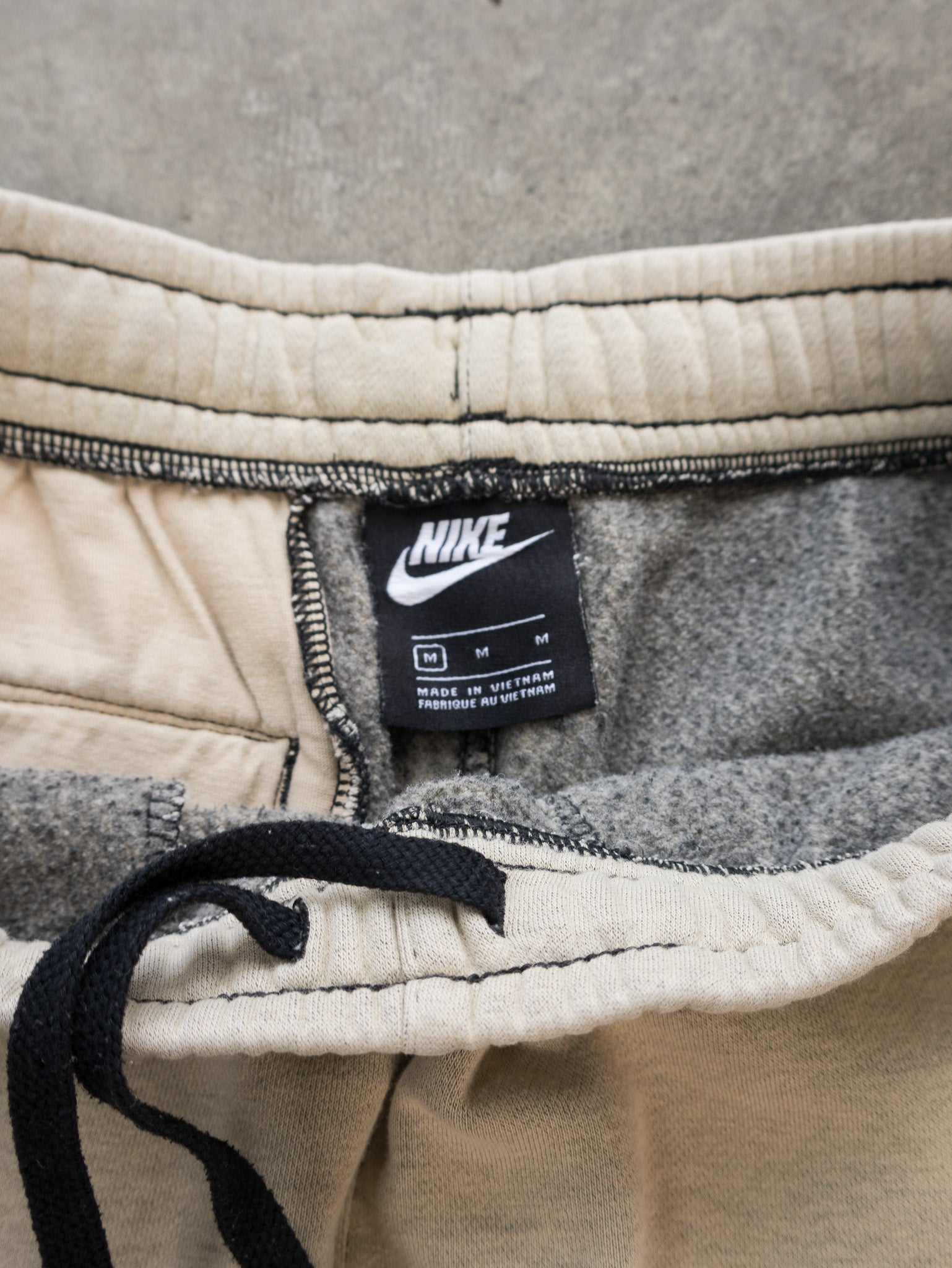 Vintage Nike Sweat Shorts (M)