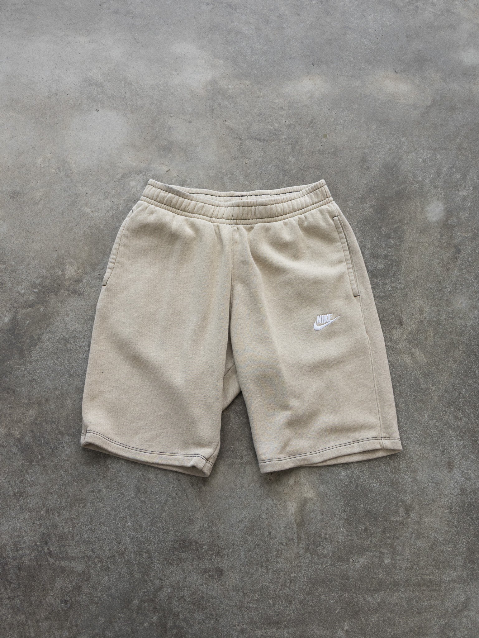 Vintage Nike Sweat Shorts (M)