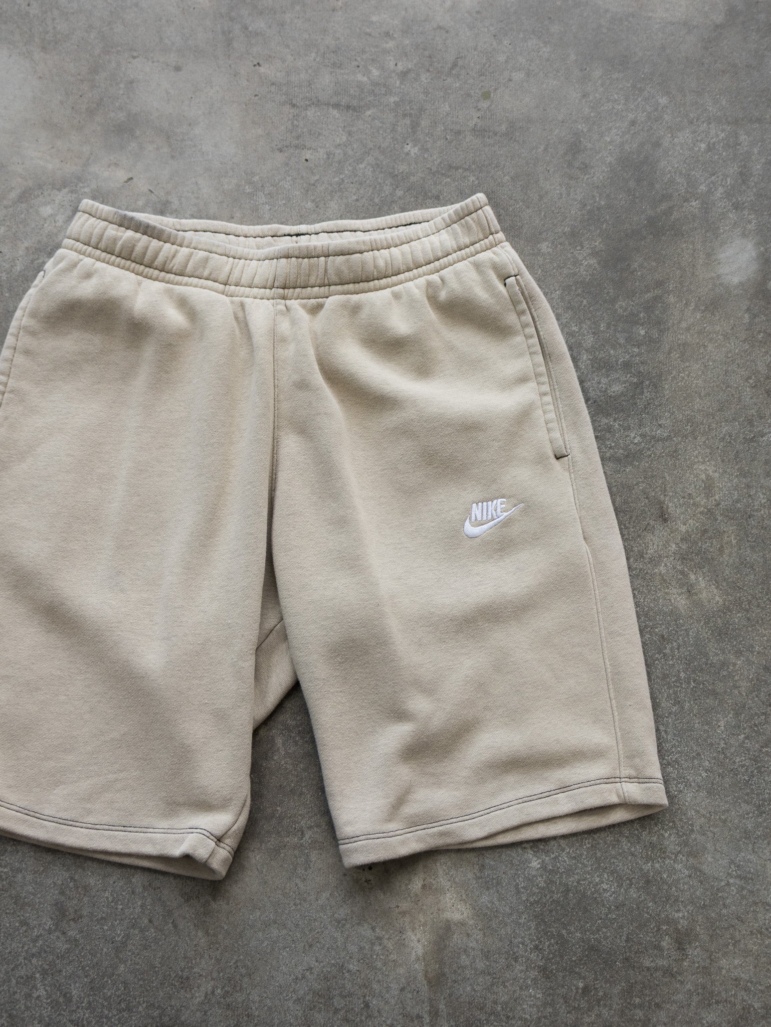 Vintage Nike Sweat Shorts (M)