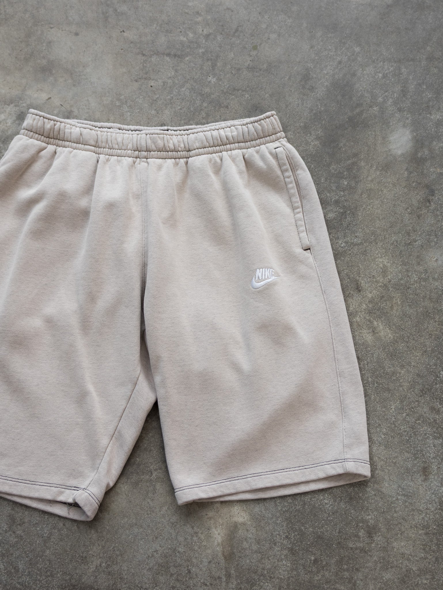 Vintage Nike Sweat Shorts (L)