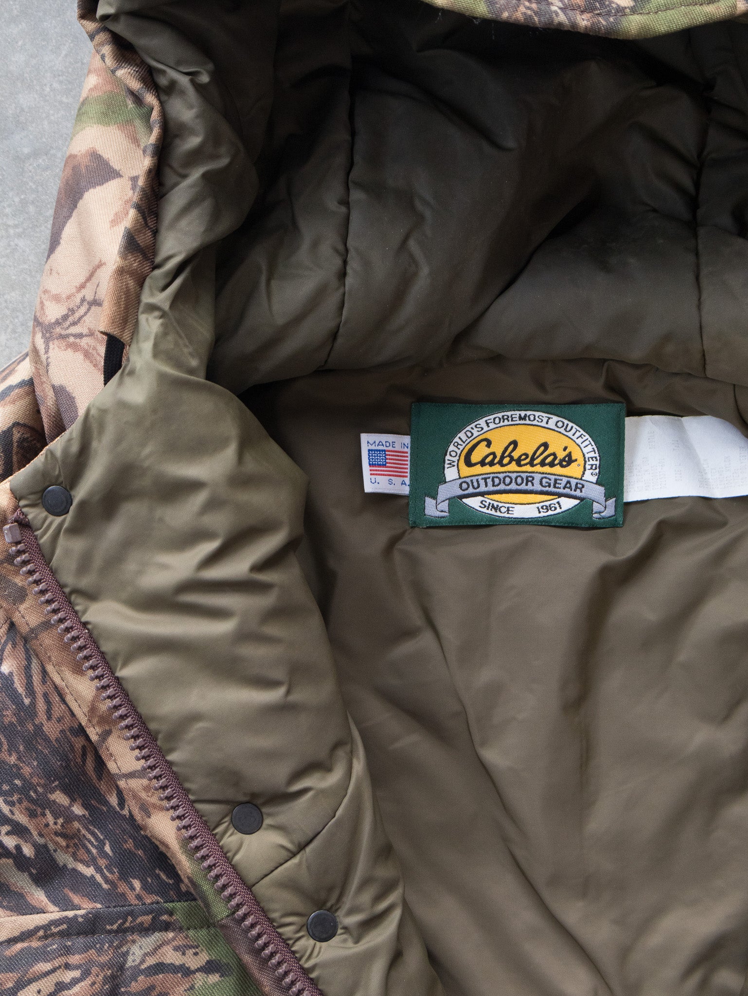 Vintage Cabela’s Realtree Camo Jacket (XL)