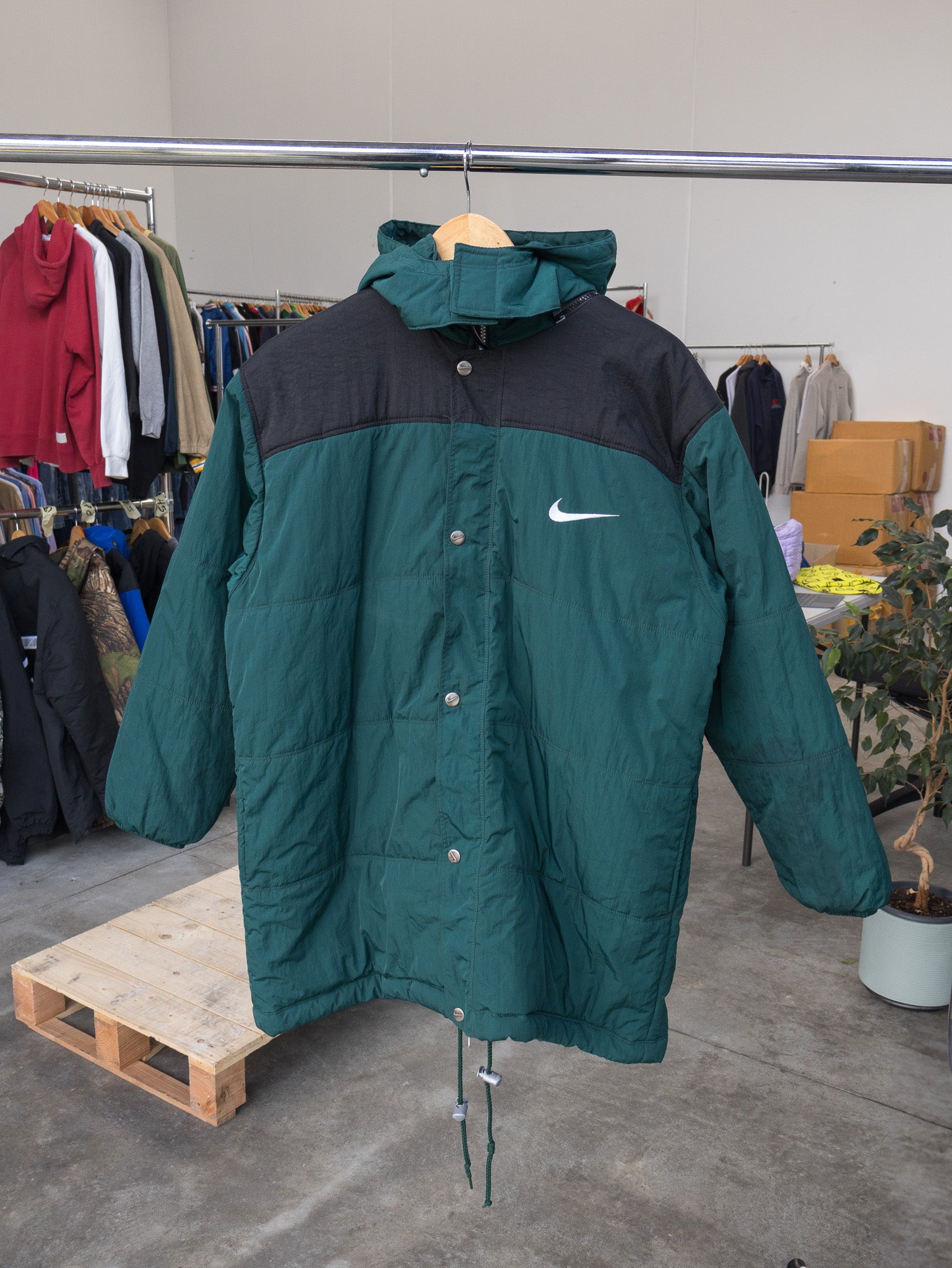 Vintage Green Nike Hooded Puffer Jacket (14-16Y)