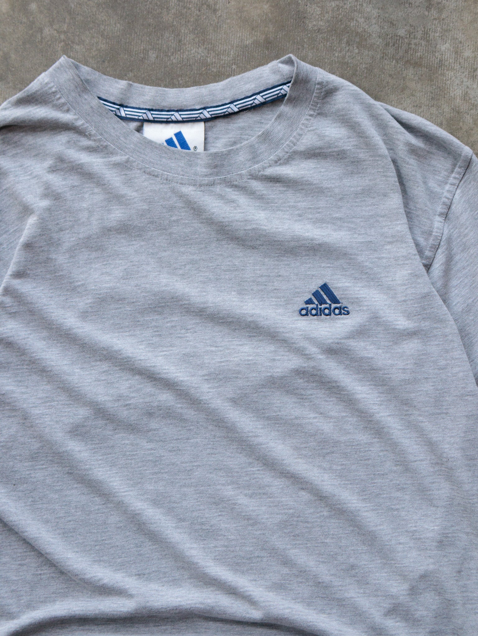 Vintage 90s Grey Adidas Tee (M)