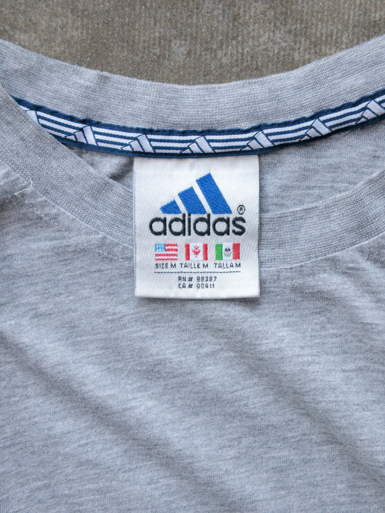 Vintage 90s Grey Adidas Tee (M)