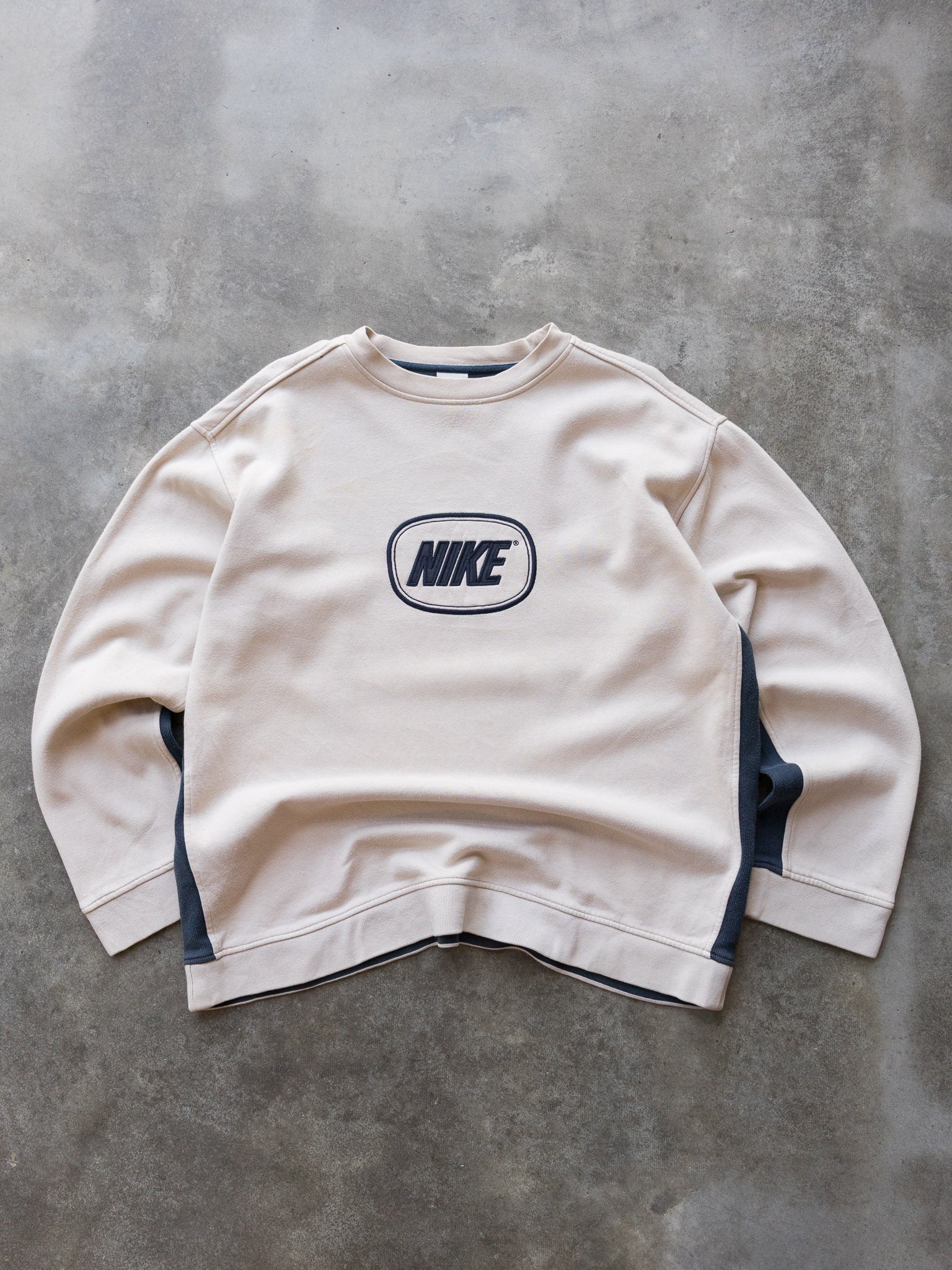 Vintage 00s Nike Logo Sweatshirt (XL)