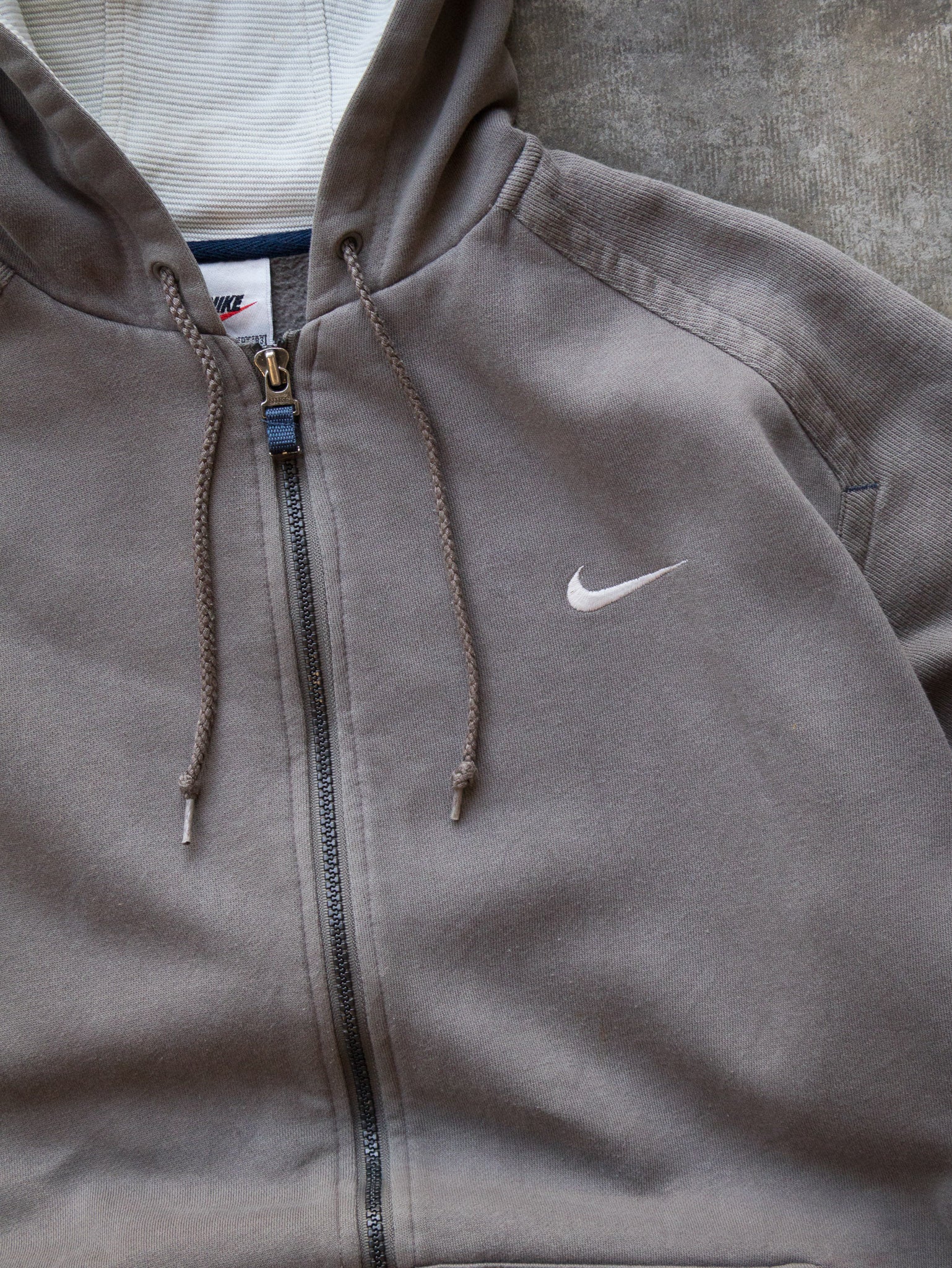 Vintage 00s Grey Nike Zip Hoodie (L)