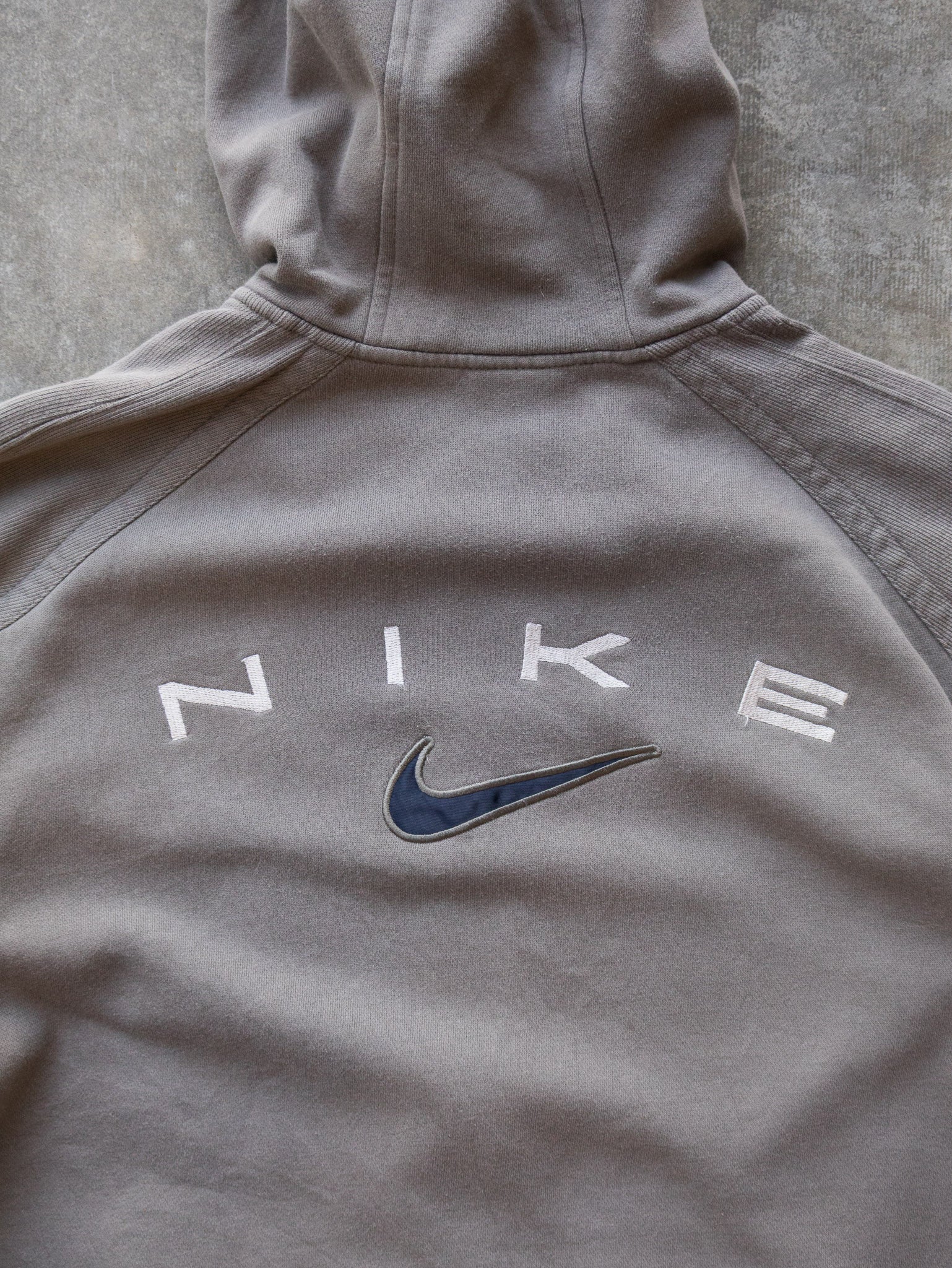 Vintage 00s Grey Nike Zip Hoodie (L)