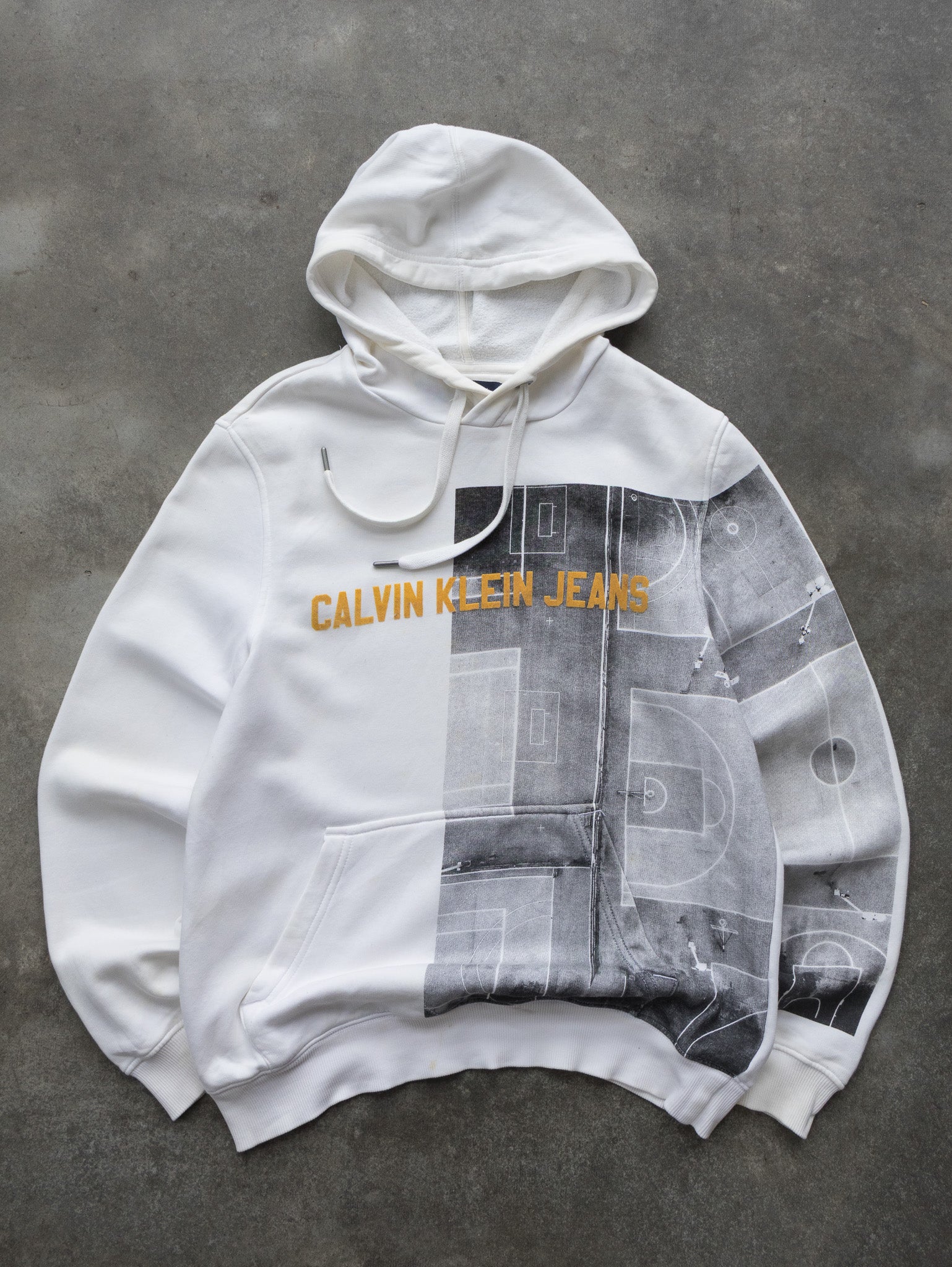 Vintage White Calvin Klein Jeans Graphic Hoodie (S)
