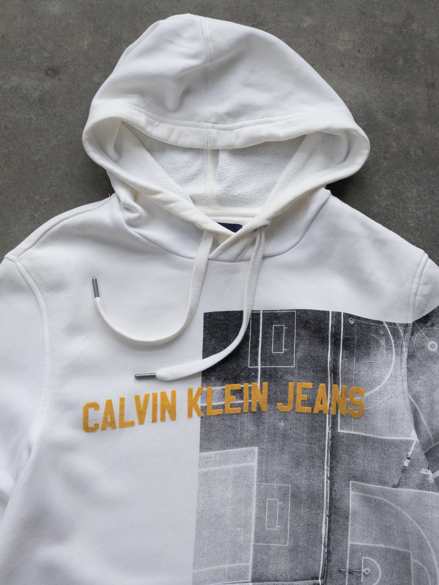 Vintage White Calvin Klein Jeans Graphic Hoodie (S)