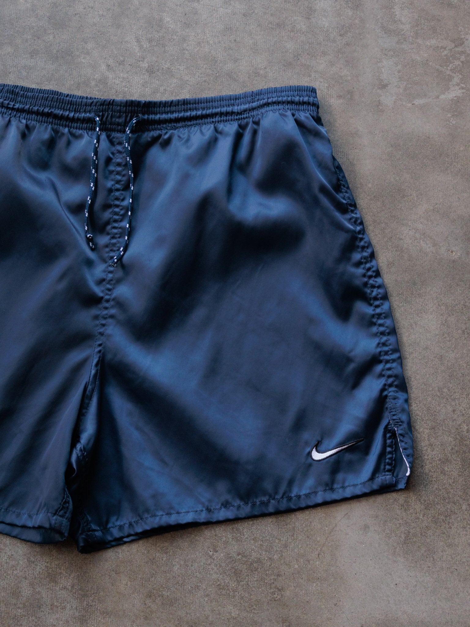Vintage 90s Navy Nike Shorts (M)