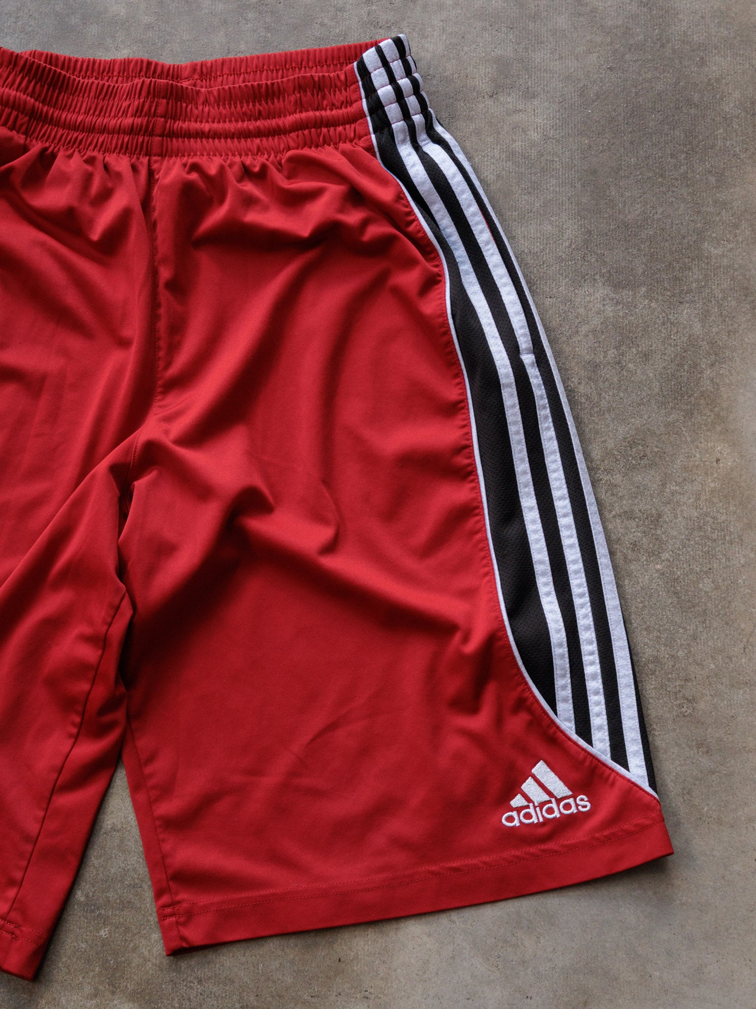 Vintage 00s Red Adidas Shorts (S)
