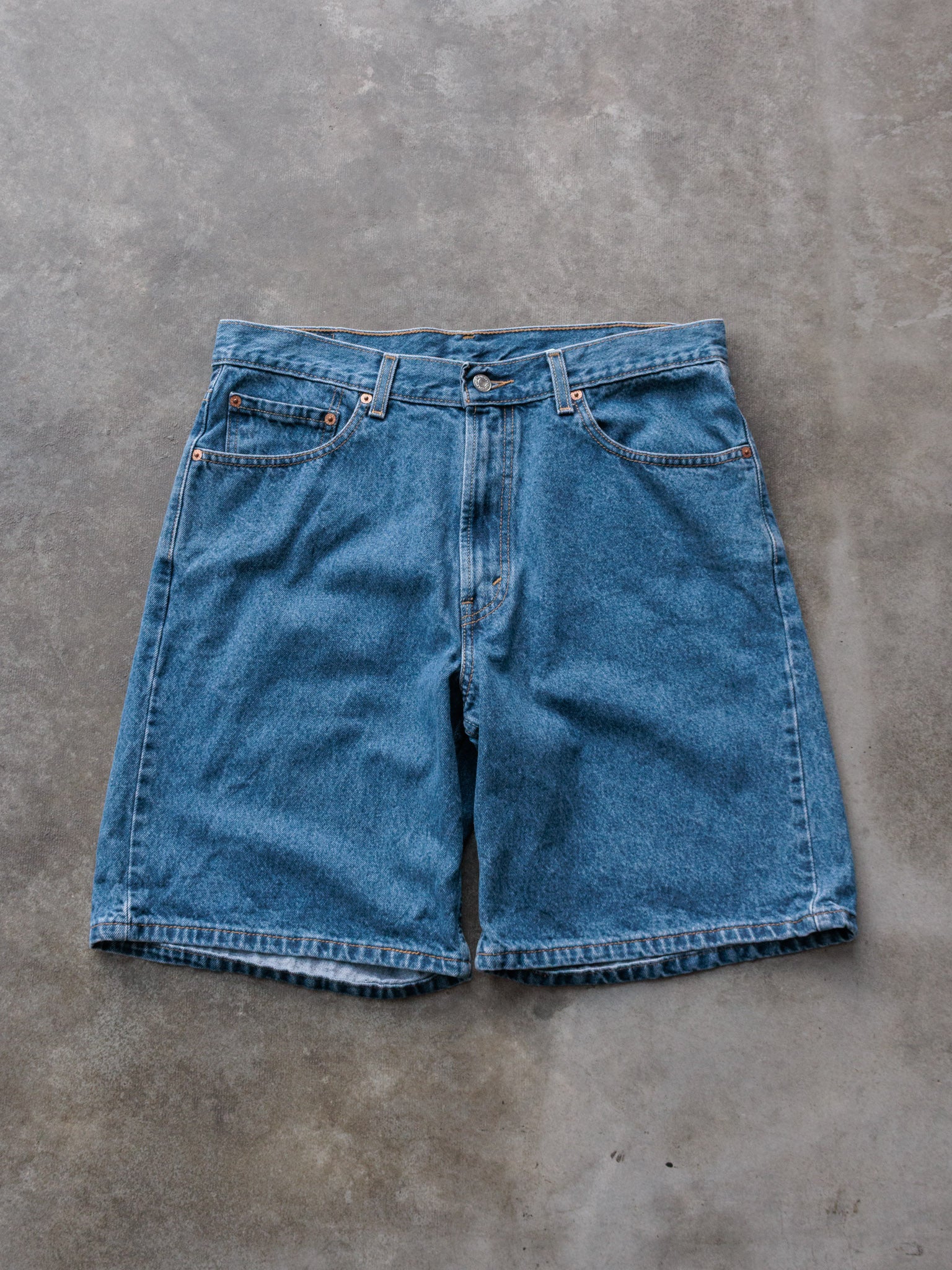 Vintage 00s Blue Levi's 550 Denim Shorts (W34)