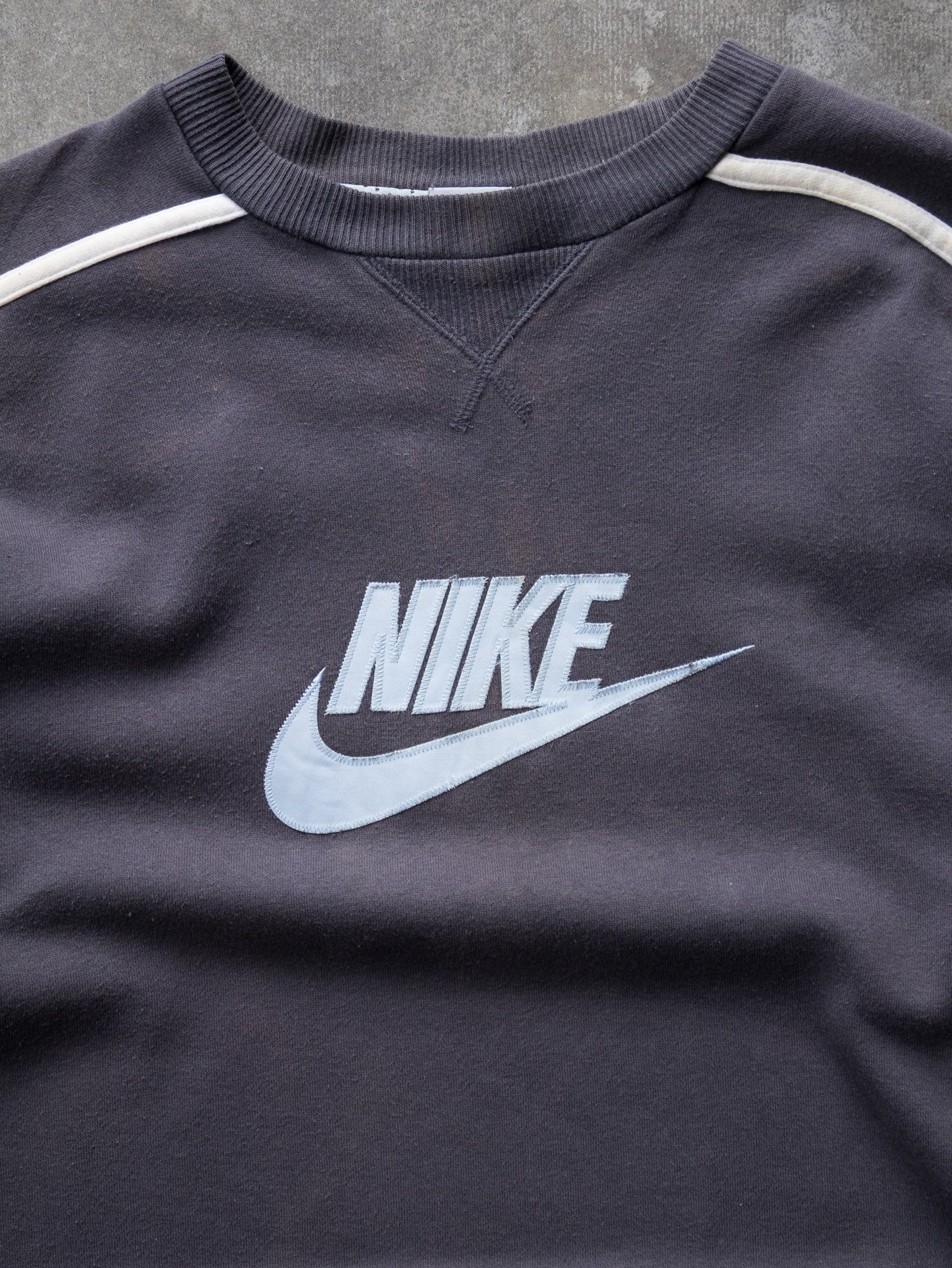Vintage 00s Charcoal Nike Logo Sweatshirt (XL)