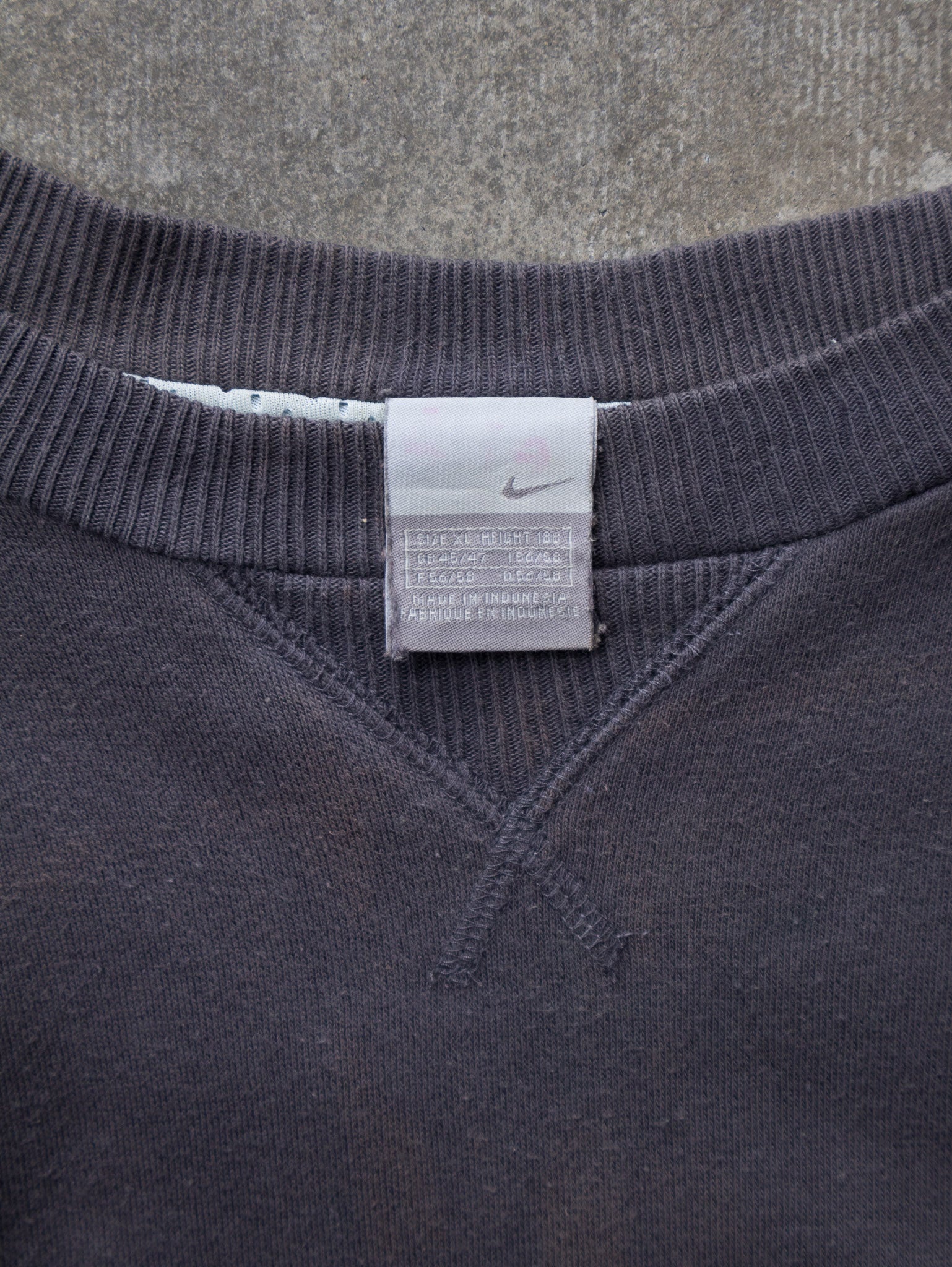 Vintage 00s Charcoal Nike Logo Sweatshirt (XL)