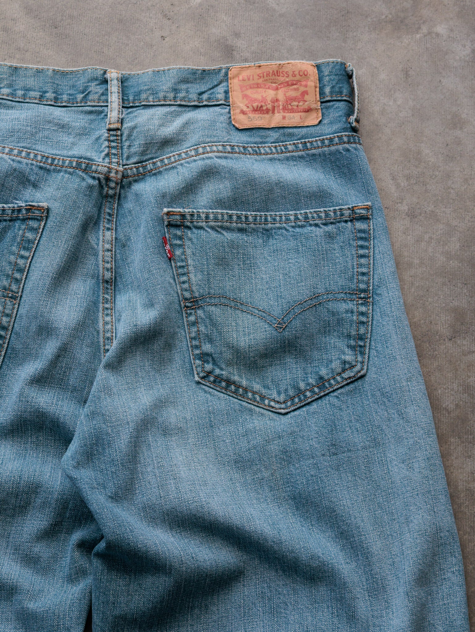 Vintage Blue Levi's 569 Denim Shorts (W34)
