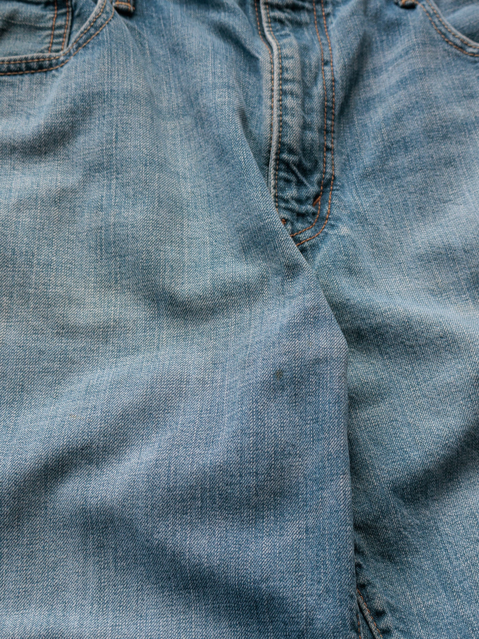 Vintage Blue Levi's 569 Denim Shorts (W34)