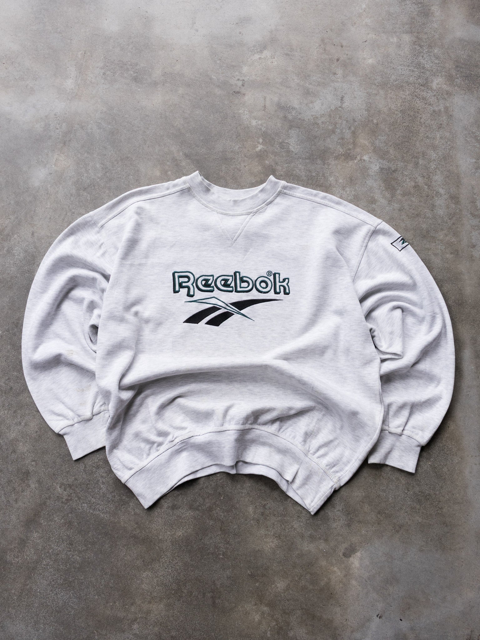 Vintage 90s Grey Reebok Sweatshirt (L)