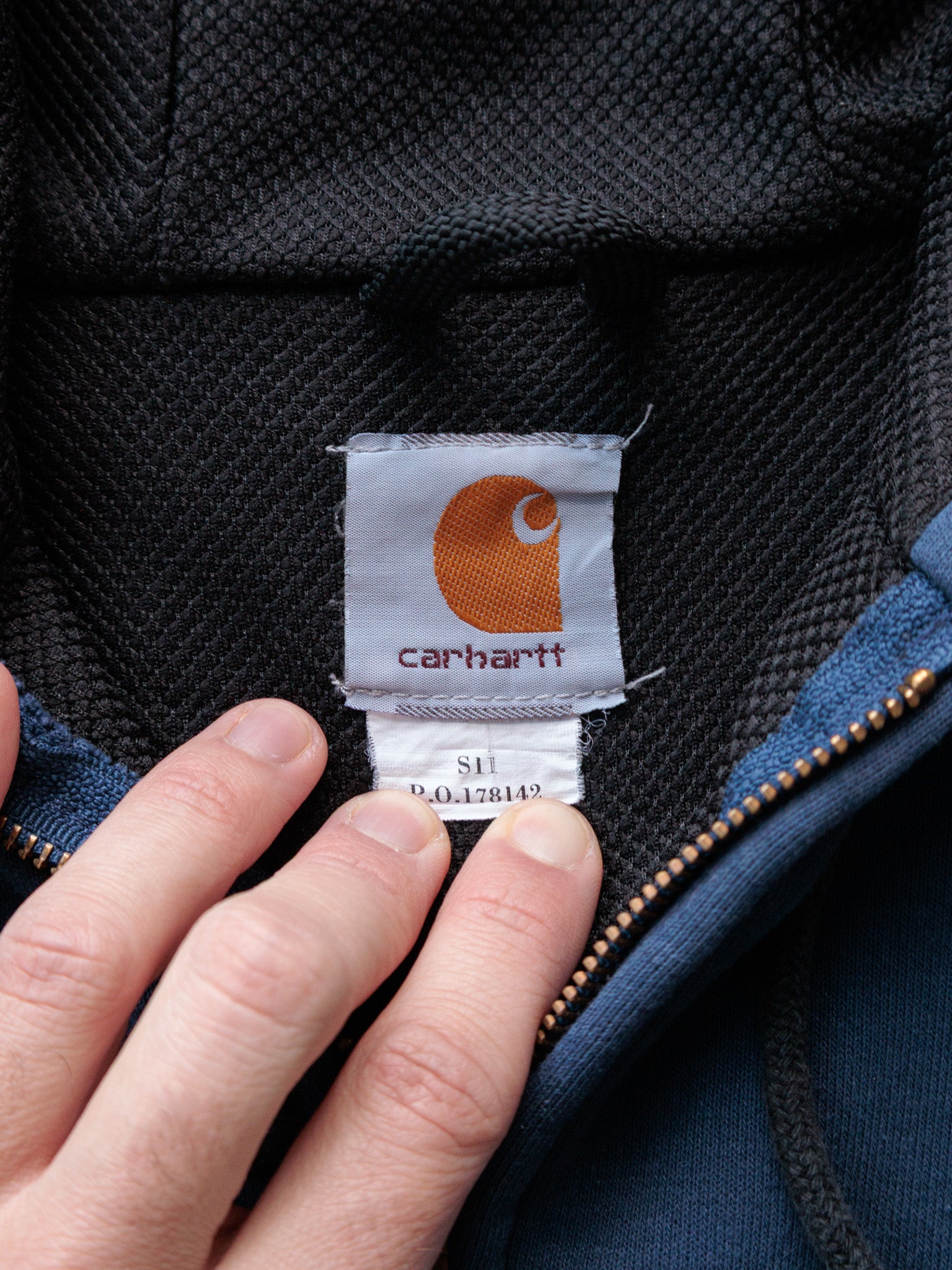 Vintage Navy Carhartt Hoodie (-)