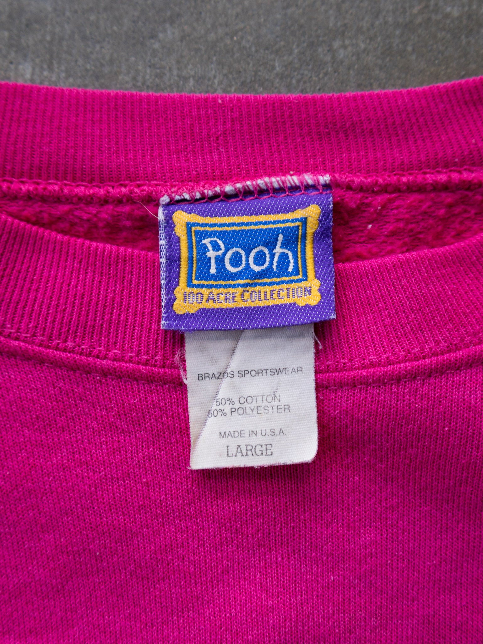 Vintage 90s Pink Disney Winnie the Pooh Sweatshirt (L)