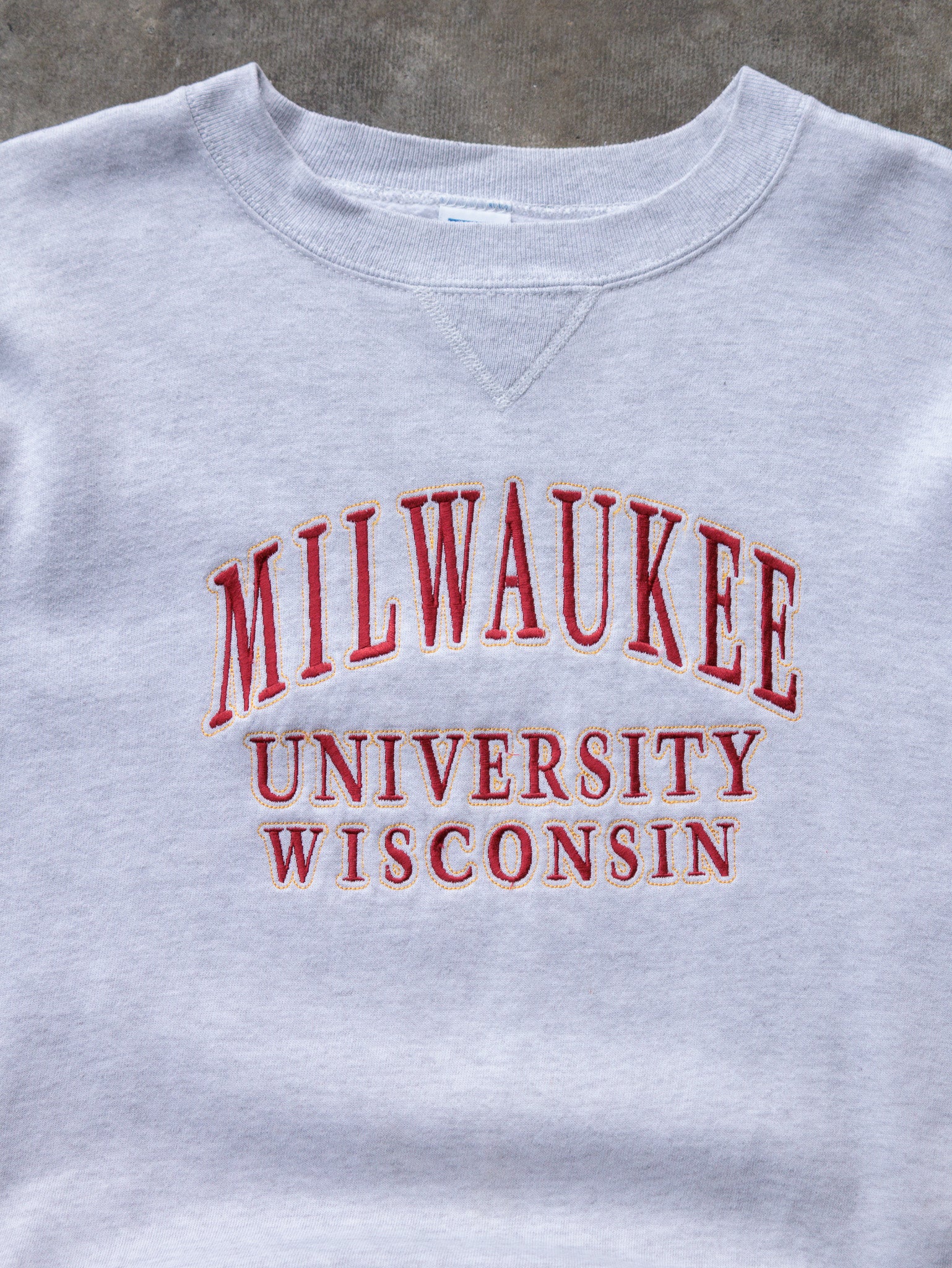 Vintage 90s Grey Milwaukee University Wisconsin Sweatshirt (2XL)
