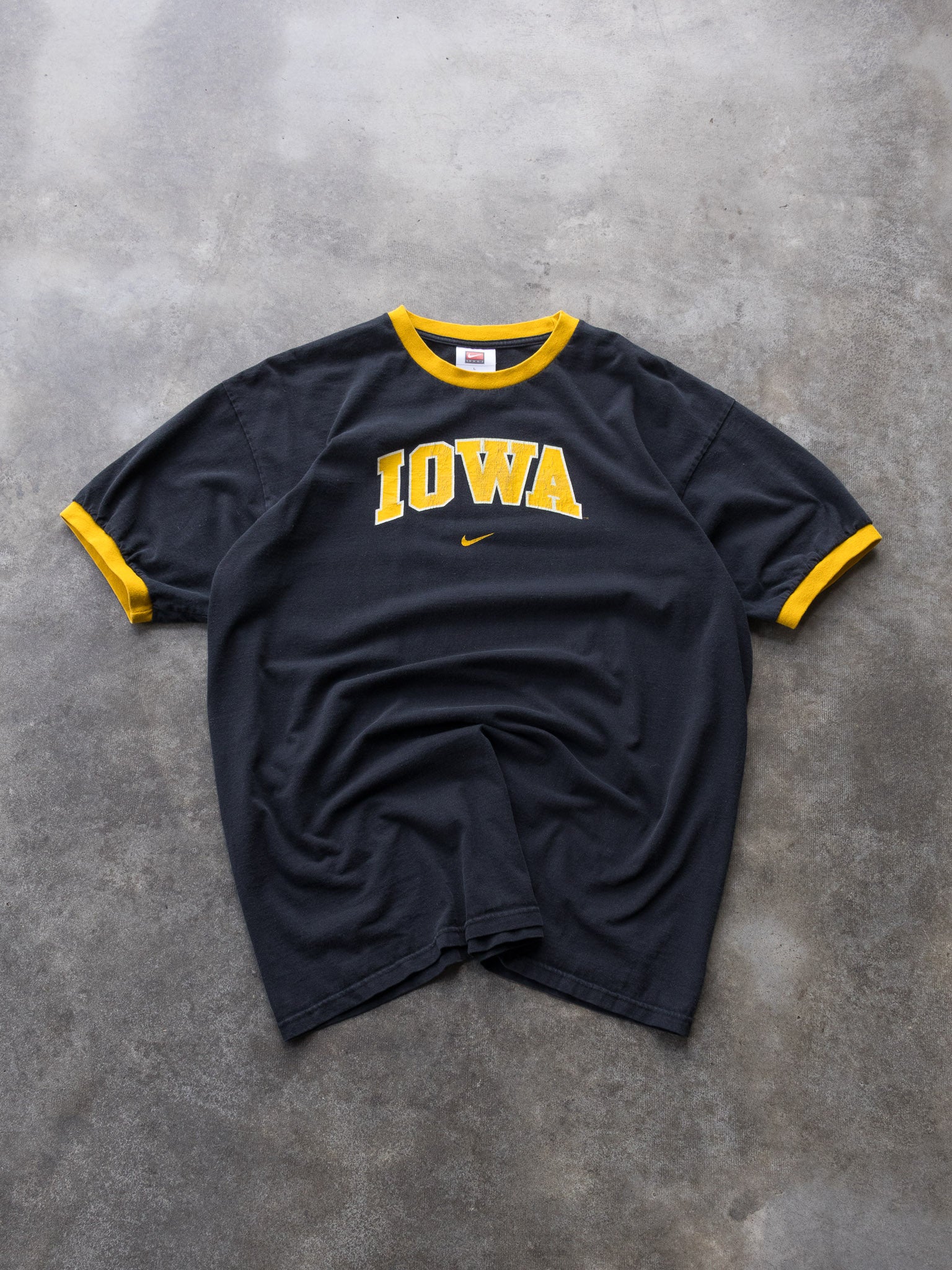 Vintage 00s Nike Iowa Hawkeyes Ringer Tee (L)