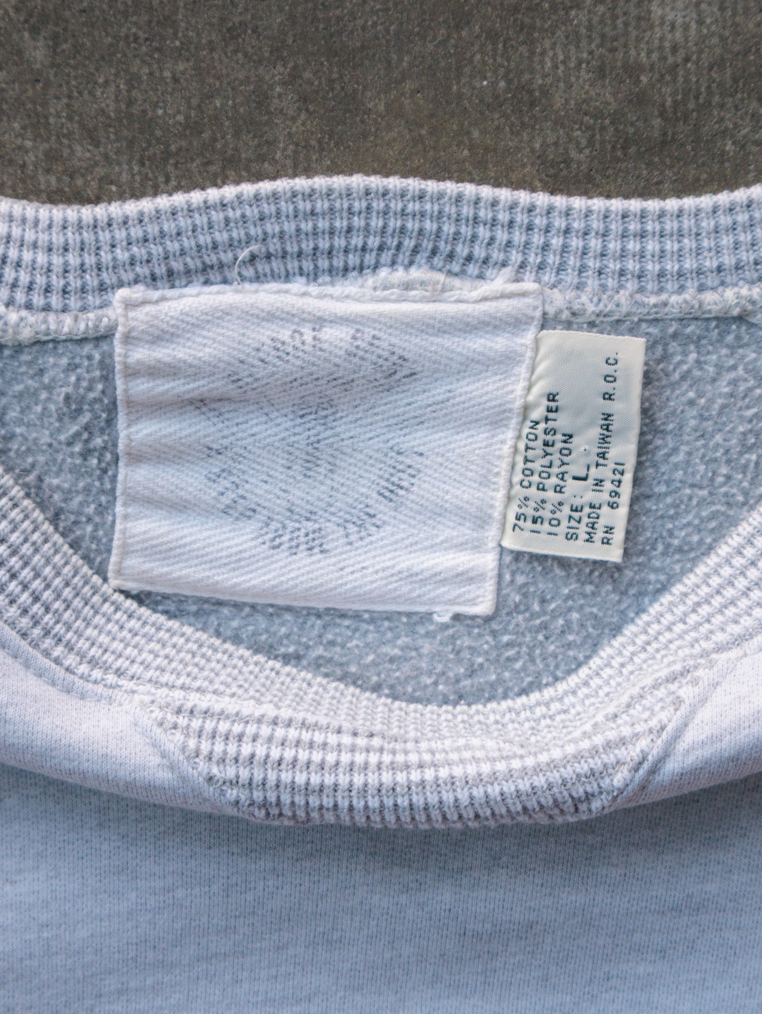 Vintage 90s Grey Reebok Clothing Company Sweatshirt (L)