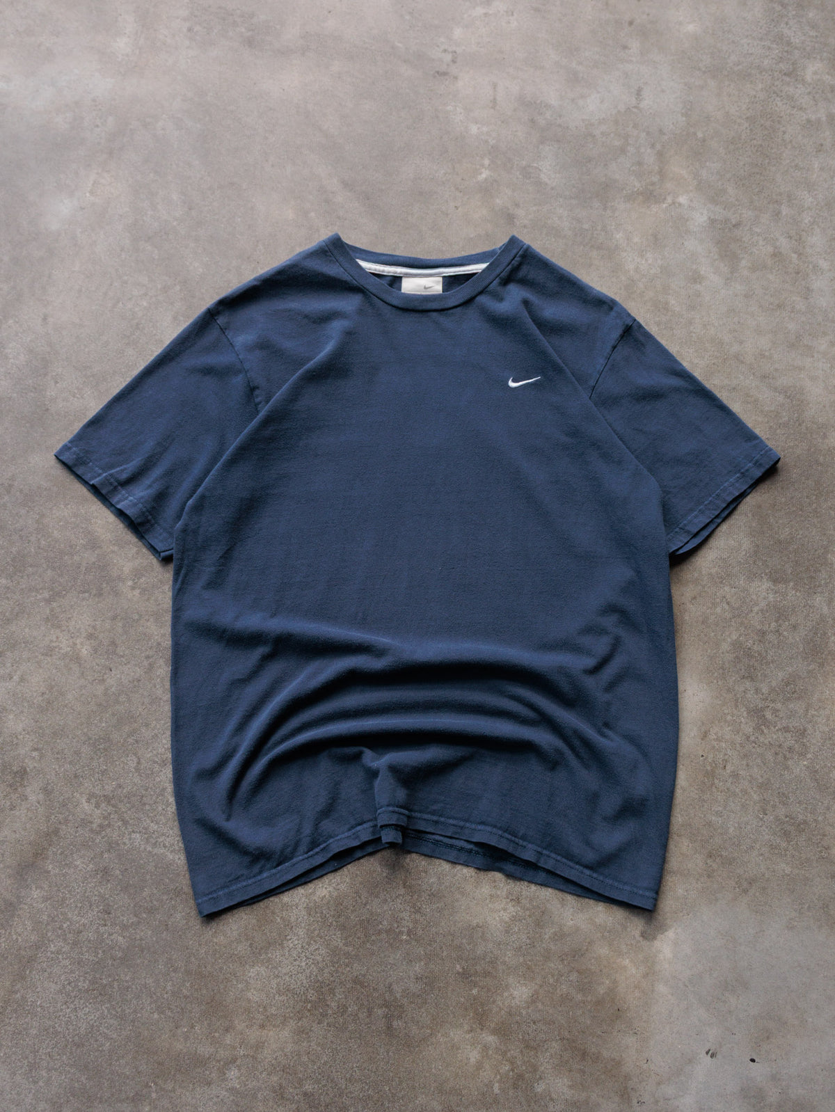 Vintage 00s Navy Nike Swoosh Tee (L)