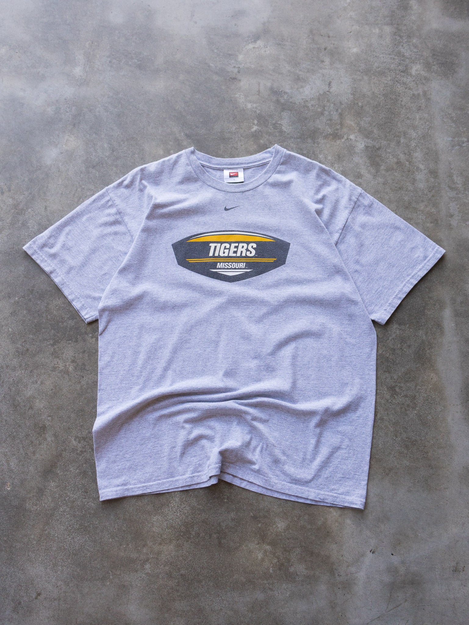 Vintage 00s Nike Missouri Tigers NCAA Tee (L)