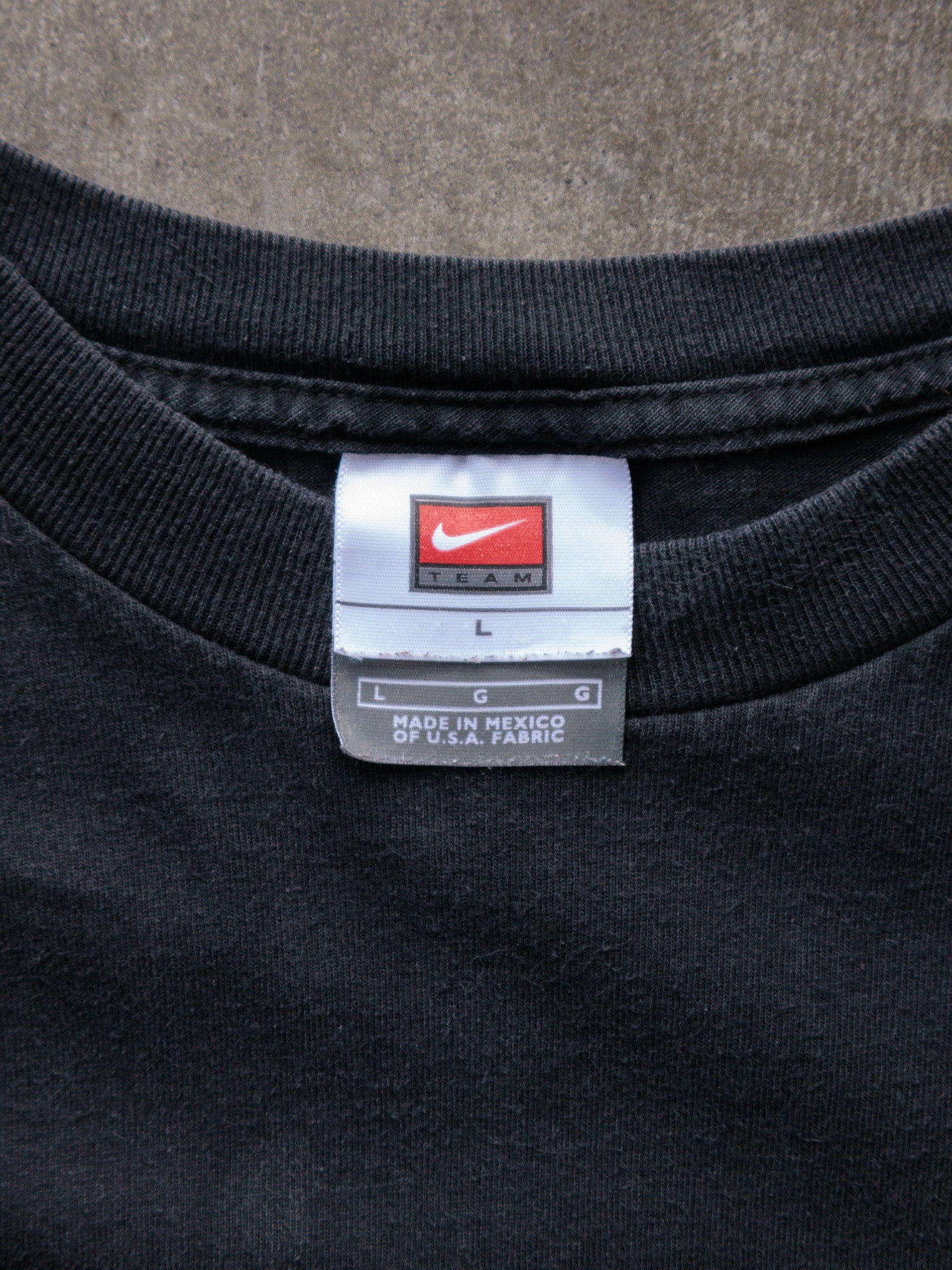 Vintage 00s Black Nike LIVESTRONG Tee (L)