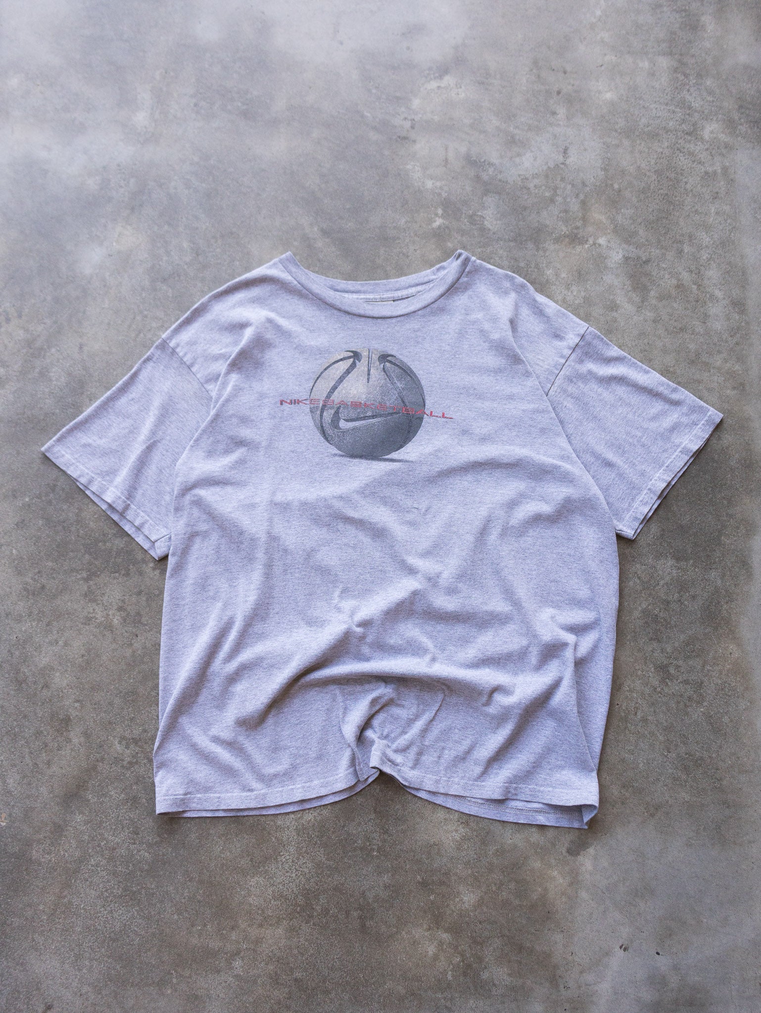 Vintage 90s Grey Nike Basketball Graphic Tee (L)