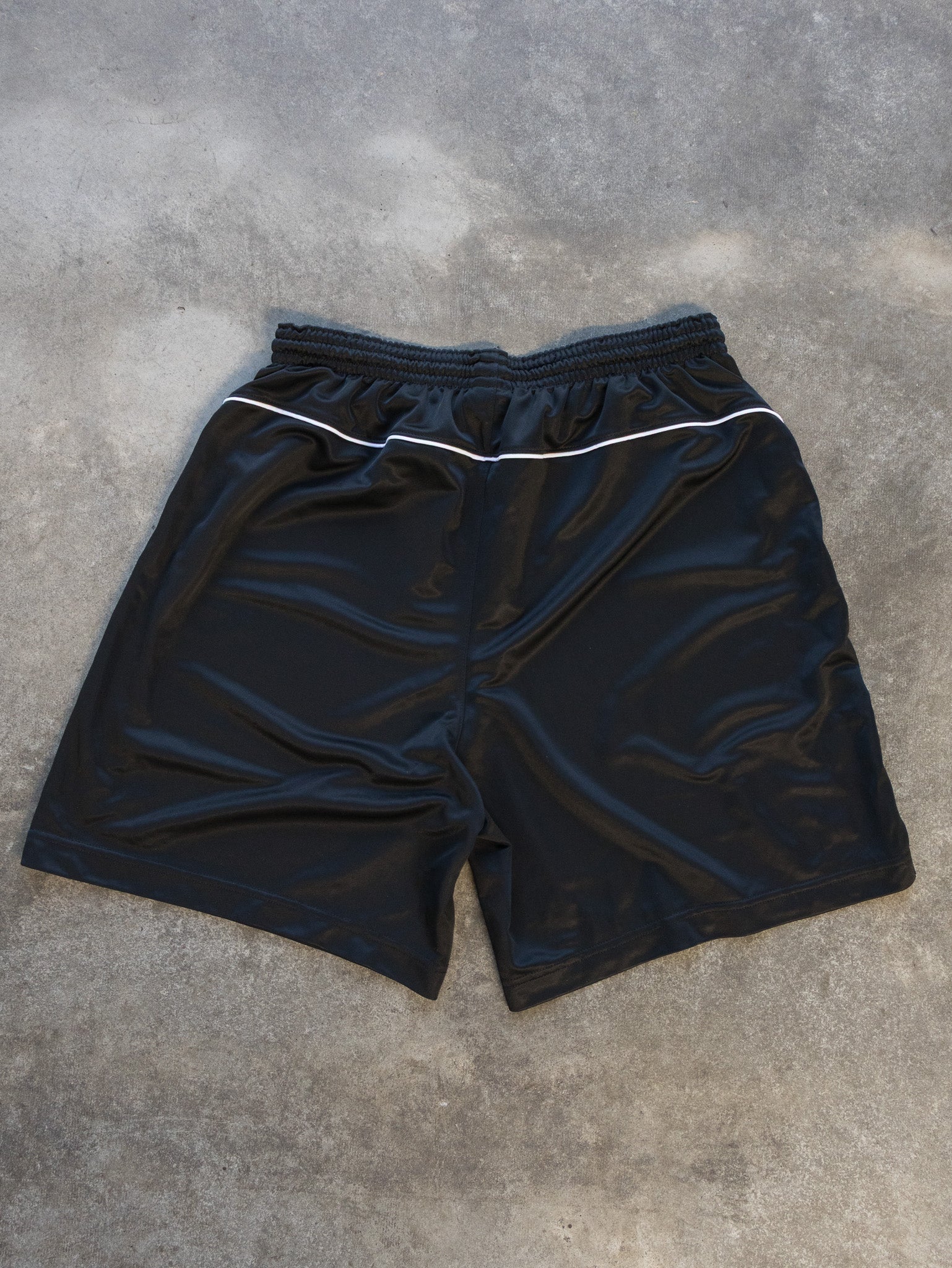 Vintage Black Nike Shorts (M)