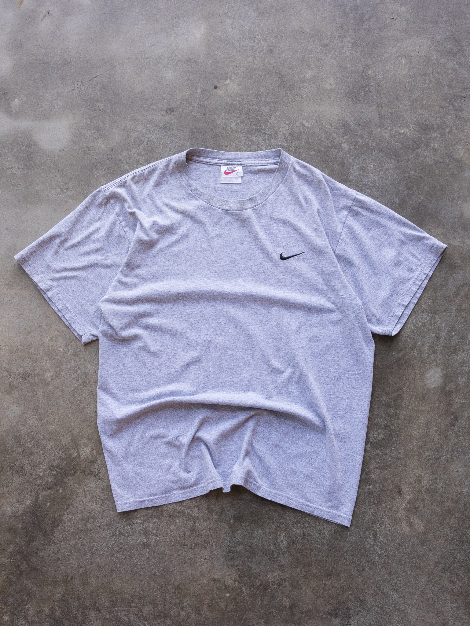 Vintage 00s Grey Nike Swoosh Tee (M)
