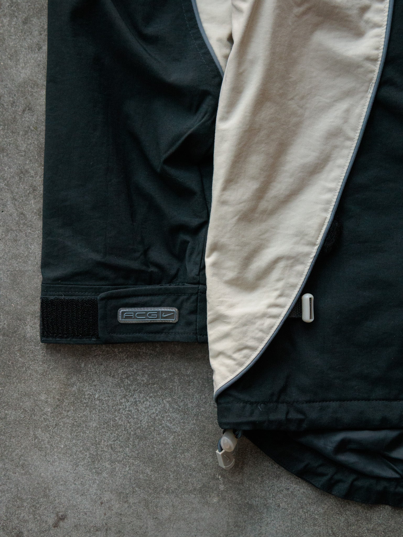 Vintage Black & Beige Nike ACG Jacket (S)
