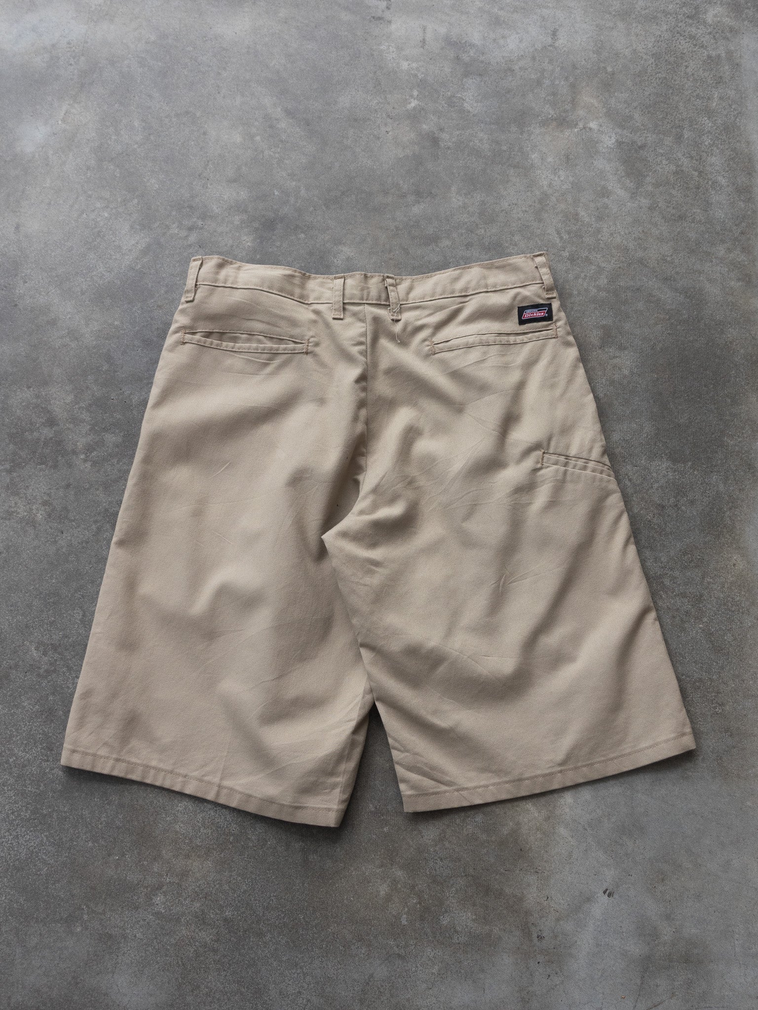 Vintage Khaki Dickies Work Shorts (W32)