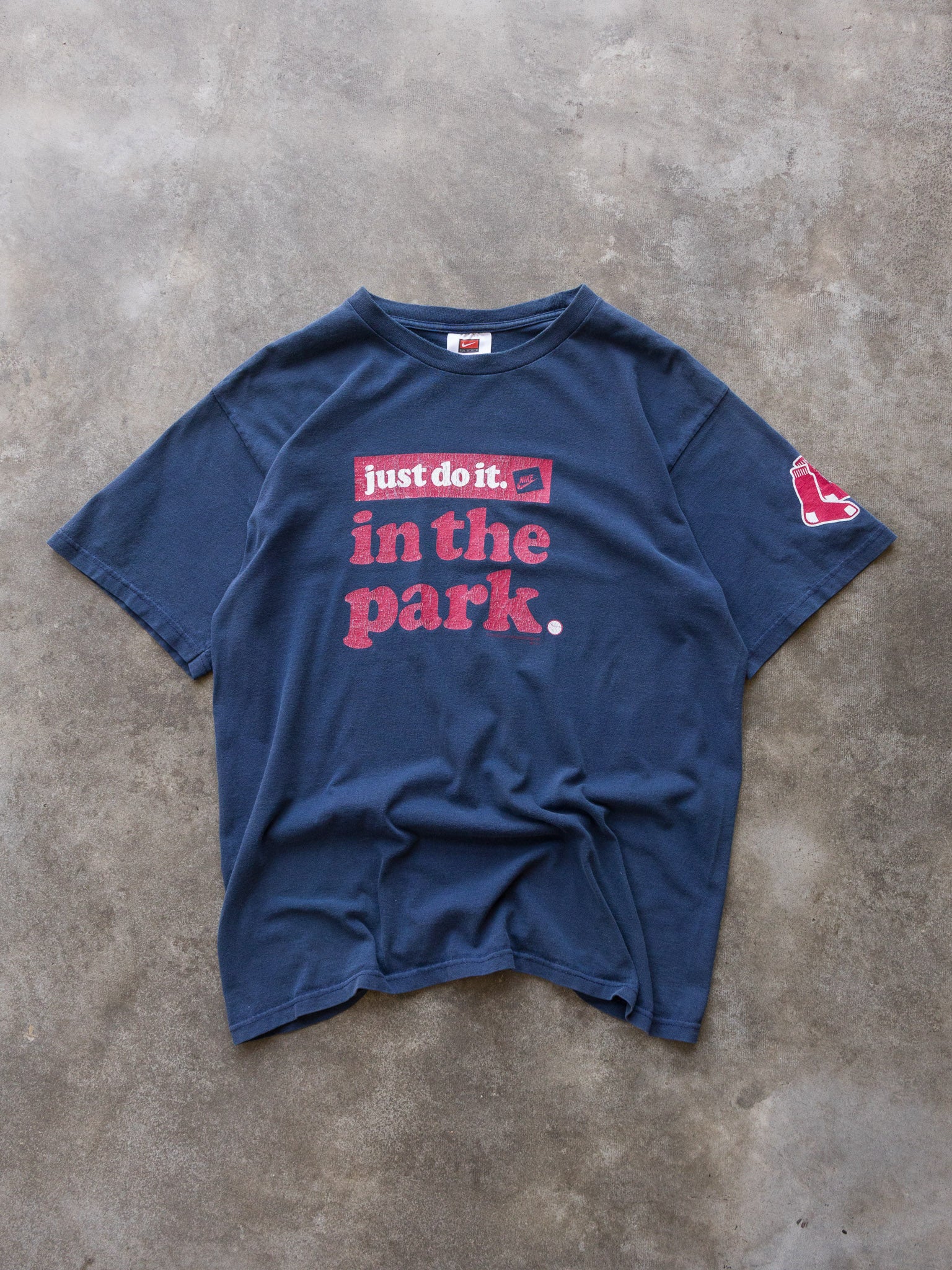 Vintage 00s Nike Boston Red Sox Just Do It Tee (M)