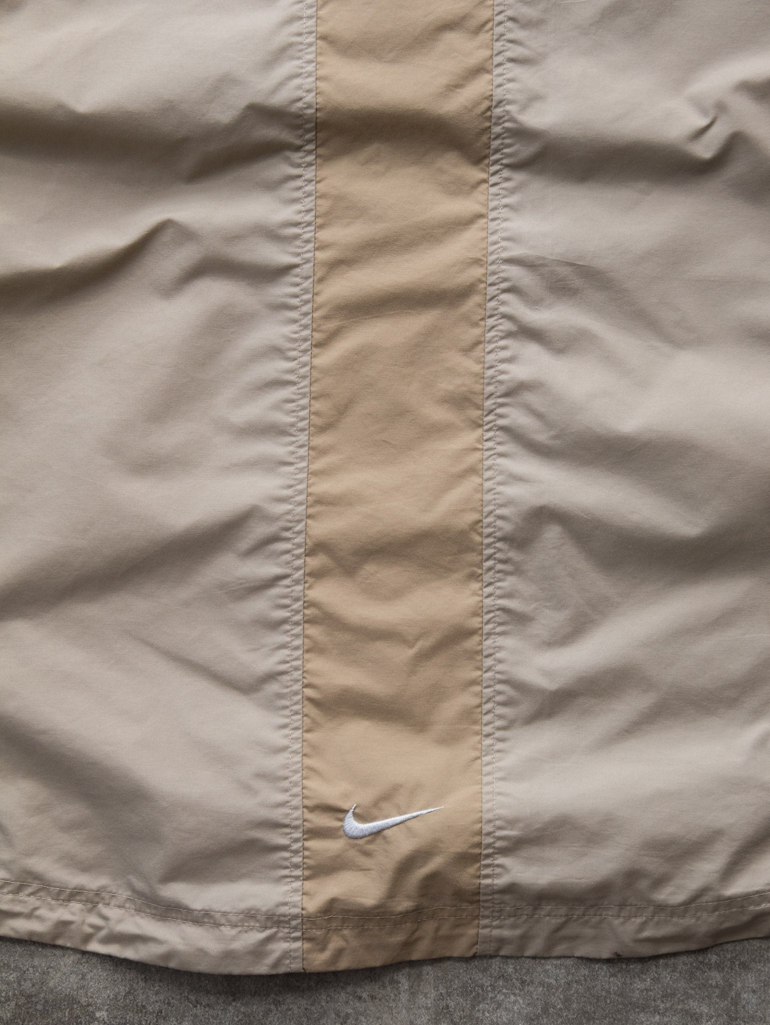 Vintage 00s Beige Nike Spell Out Windbreaker (L)