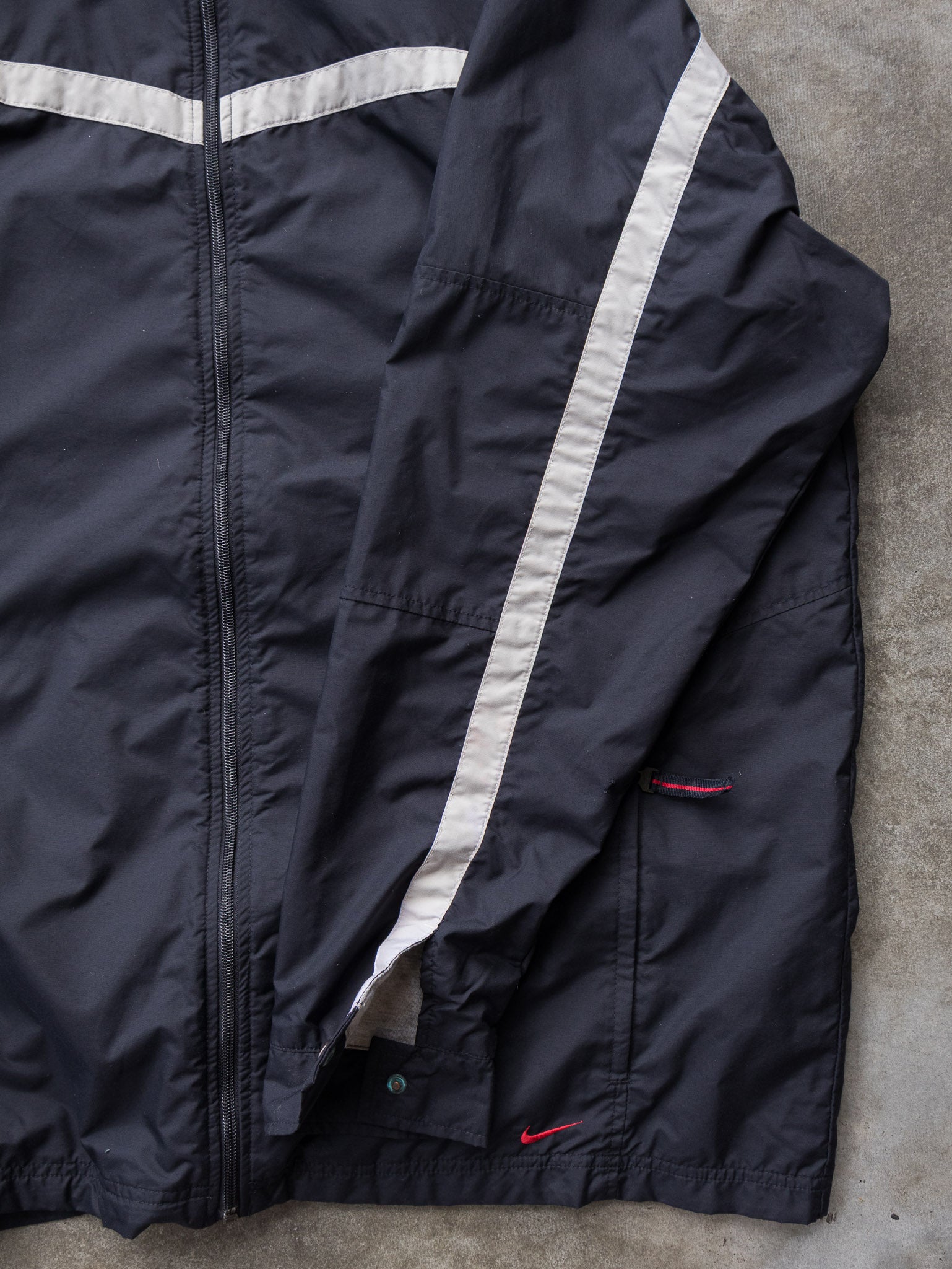 Vintage 00s Black & Grey Nike Windbreaker (2XL)