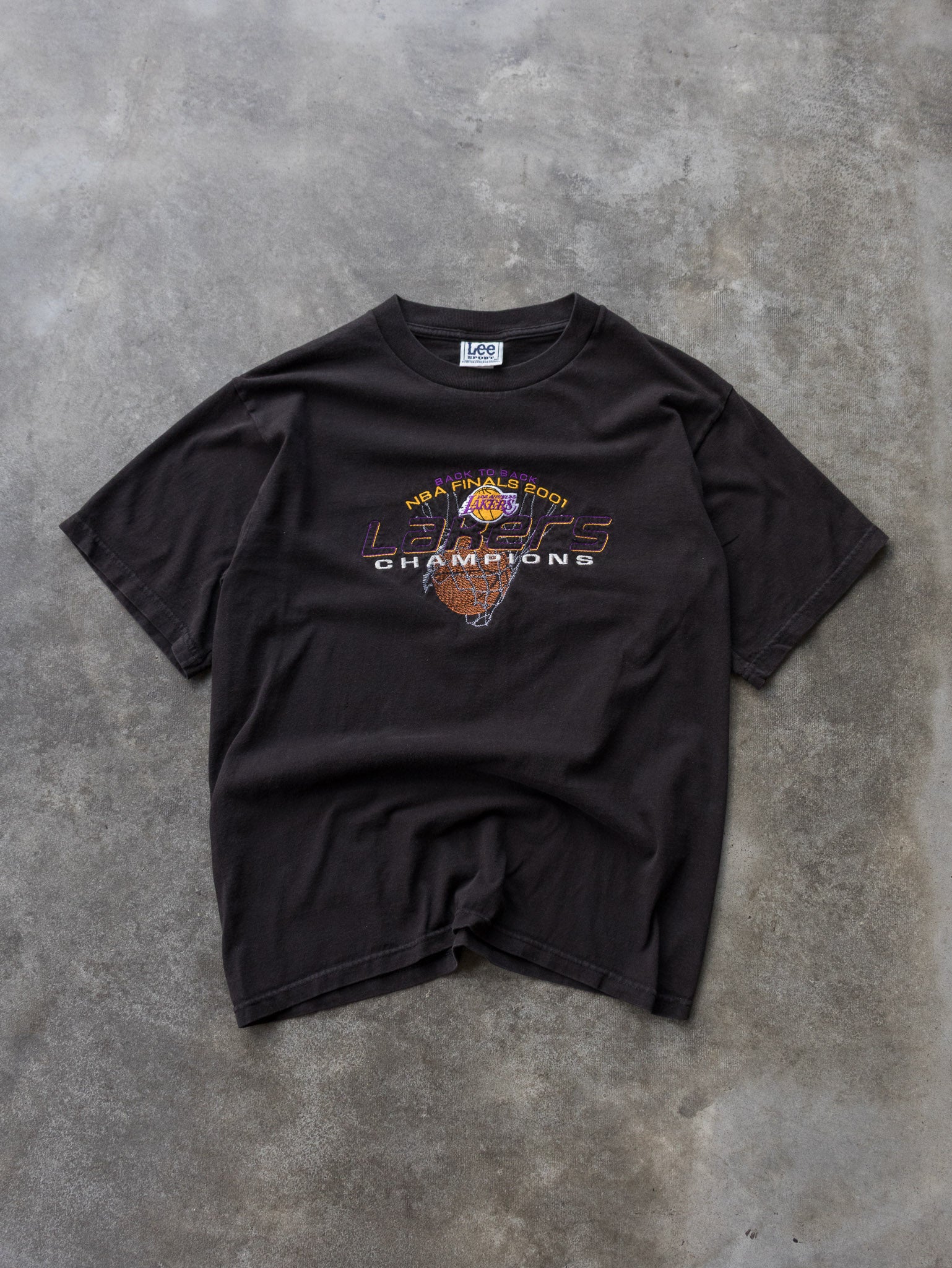 Vintage 2001 Black LA Lakers NBA Finals Champions Tee (M)