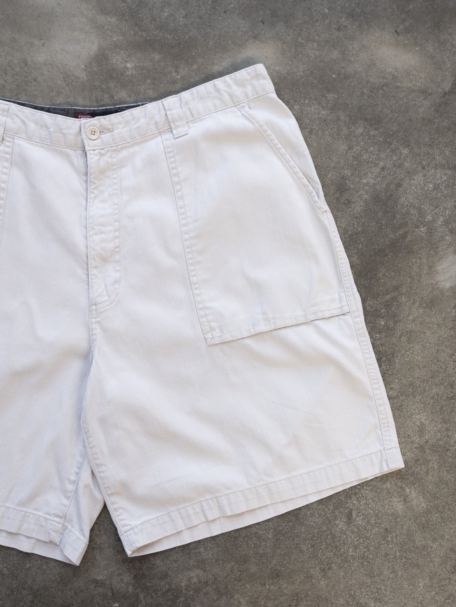 Vintage Off-White Chaps Ralph Lauren Shorts (W36)