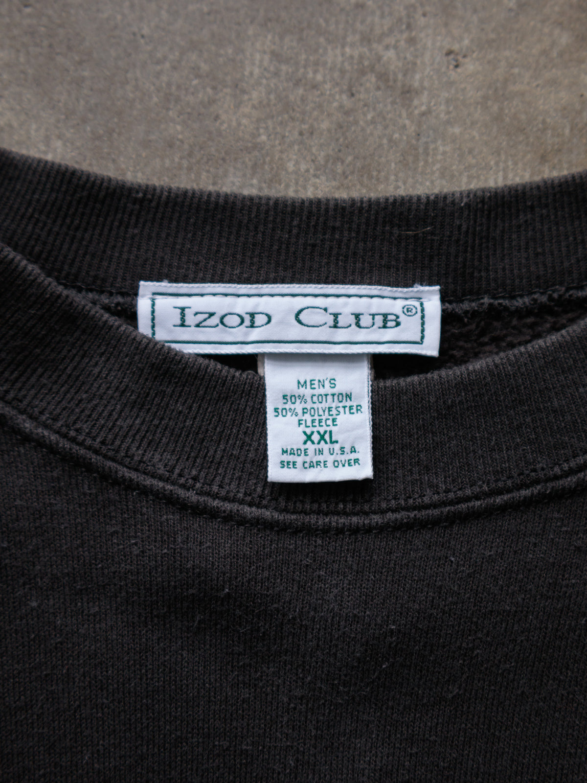 Vintage 90s Black Izod Club Crest Sweatshirt (2XL)