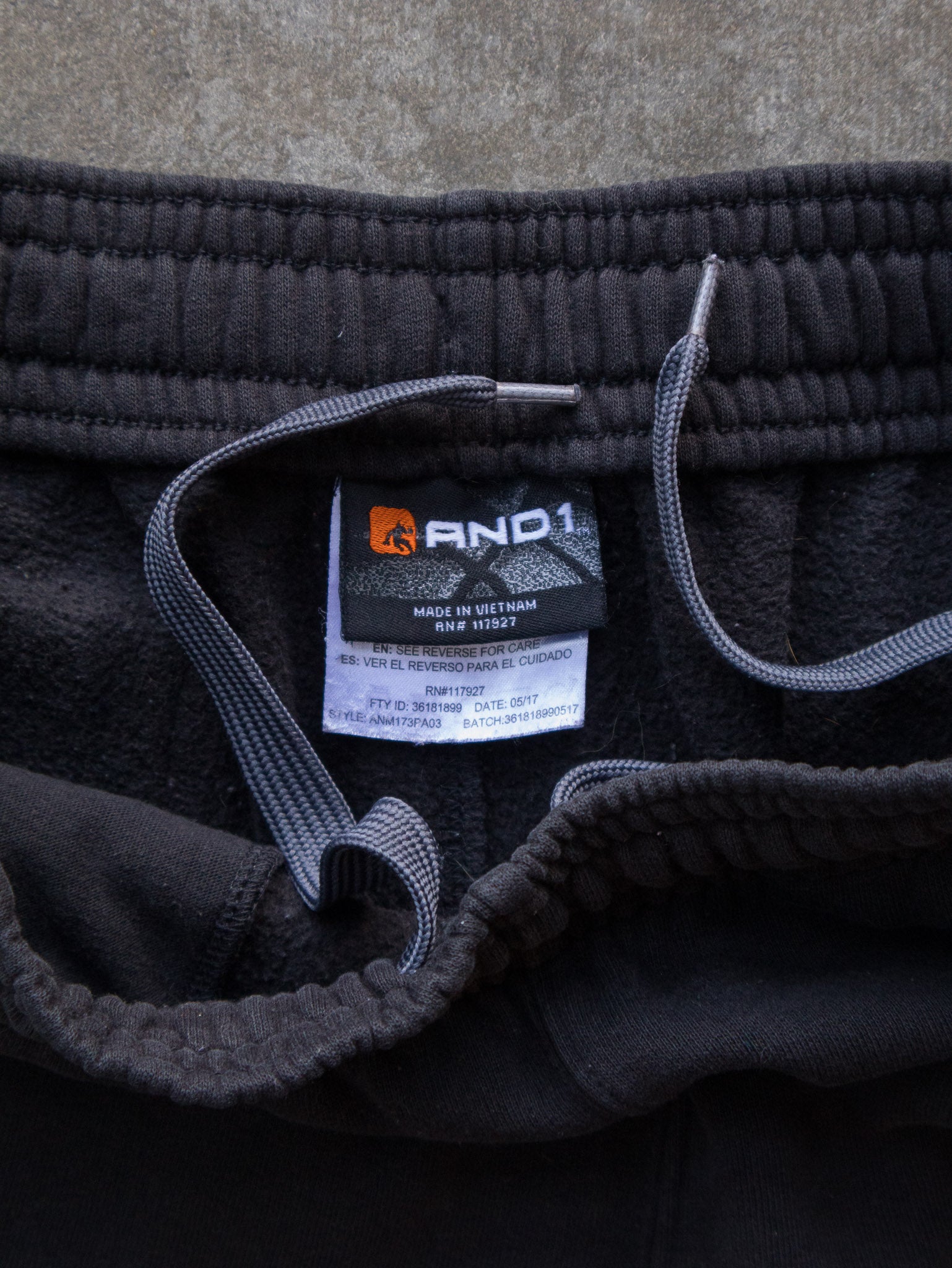 Vintage Black AND1 Cargo Sweatpants (M)